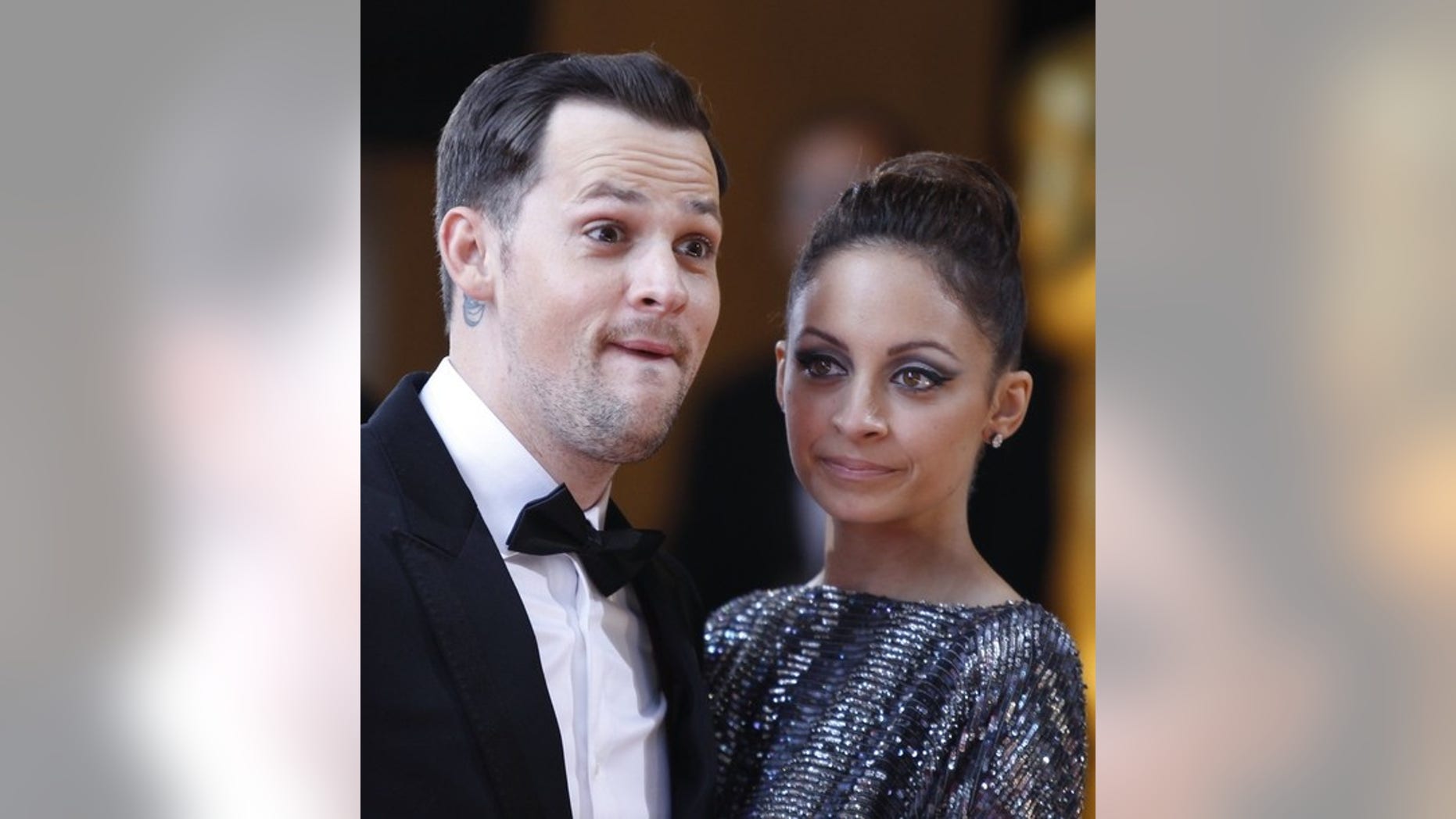 Nicole Richie and her fiancee musician Joel Madden arrive at the 82nd Academy Awards in Hollywood, March 7, 2010. REUTERS/Lucas Jackson (UNITED STATES) (OSCARS-ARRIVALS - Tags: ENTERTAINMENT HEADSHOT)