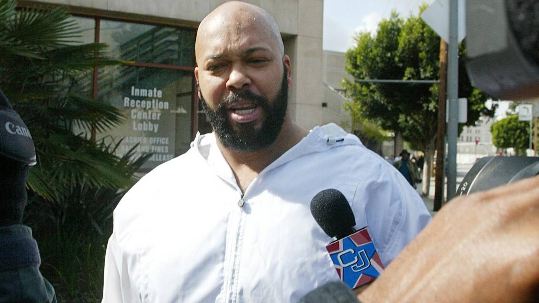 FIL: Rap music mogul Marion "Suge' Knight walks out of the Los Angeles County jail, in Los Angeles.