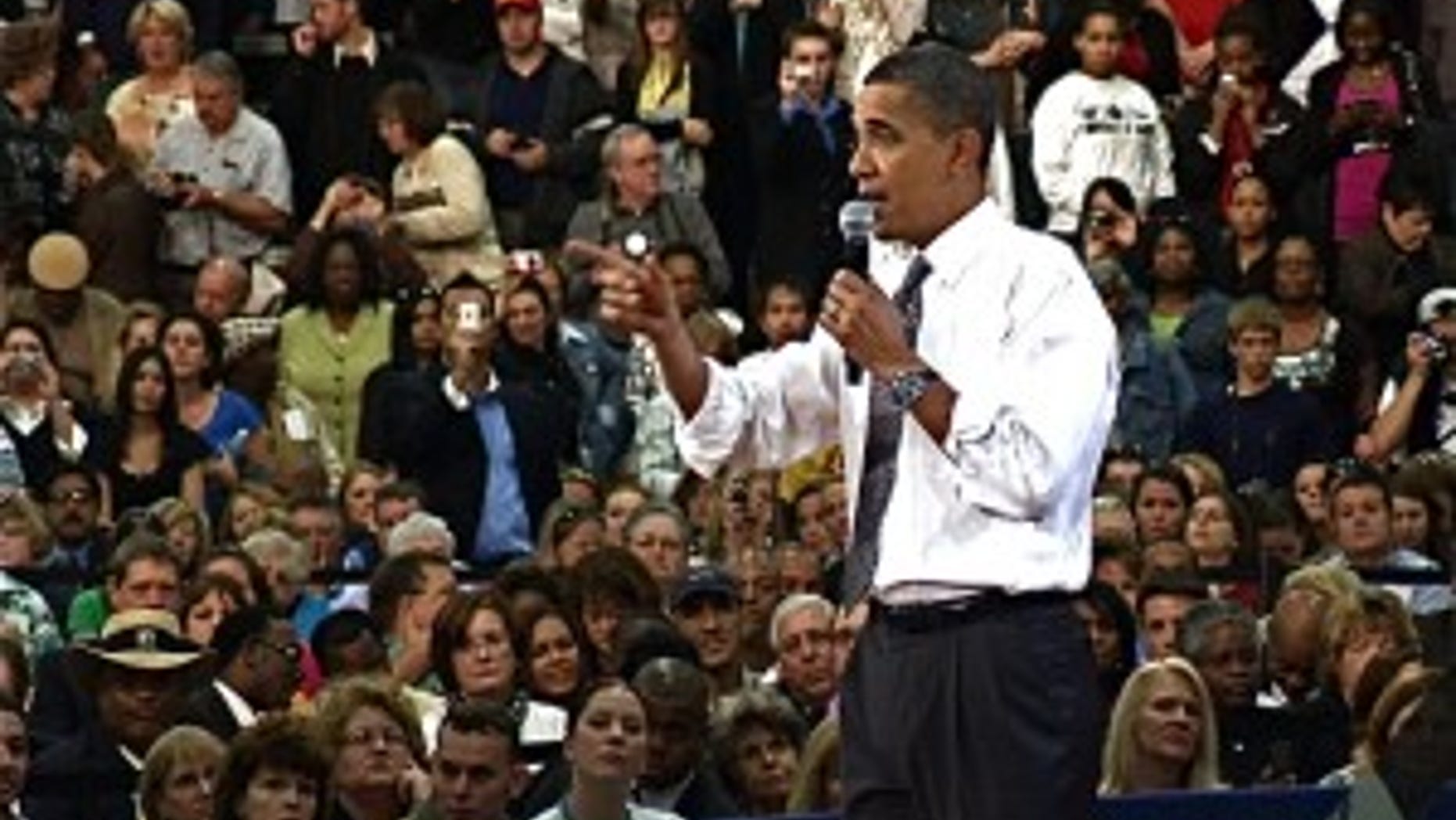 President Obama addresses a town hall audience in Tampa, FL (photo by Craig Savage)