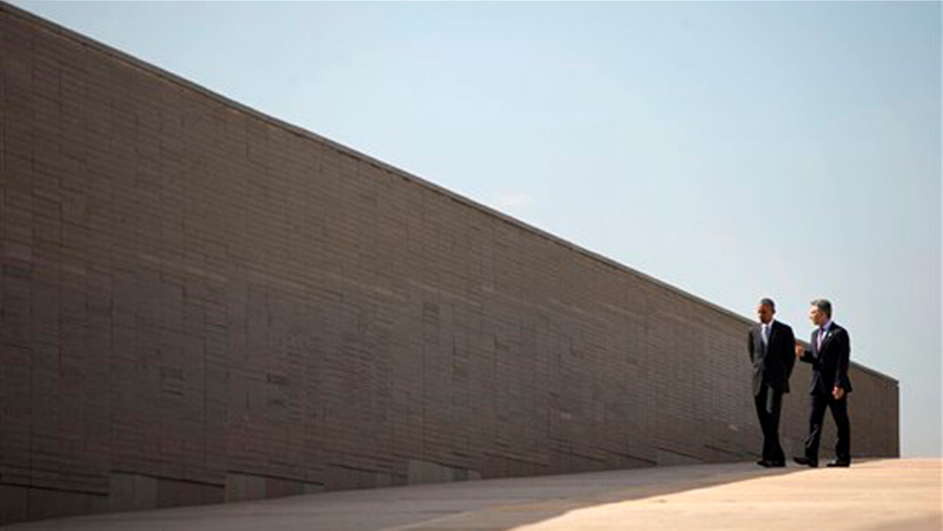 Presidents Obama and Macri visit Parque de la Memoria in Buenos Aires, Argentina, March 24, 2016.