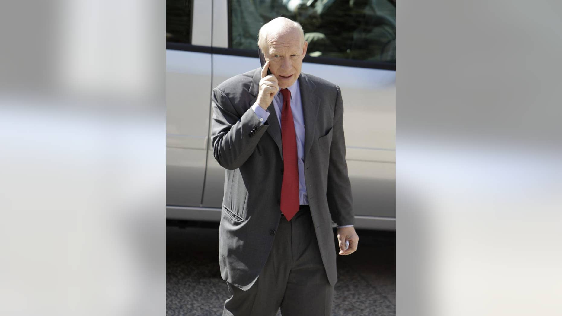 Bill White arrives at the Dallas Democratic Forum Oct. 11, 2010. (AP Photo)