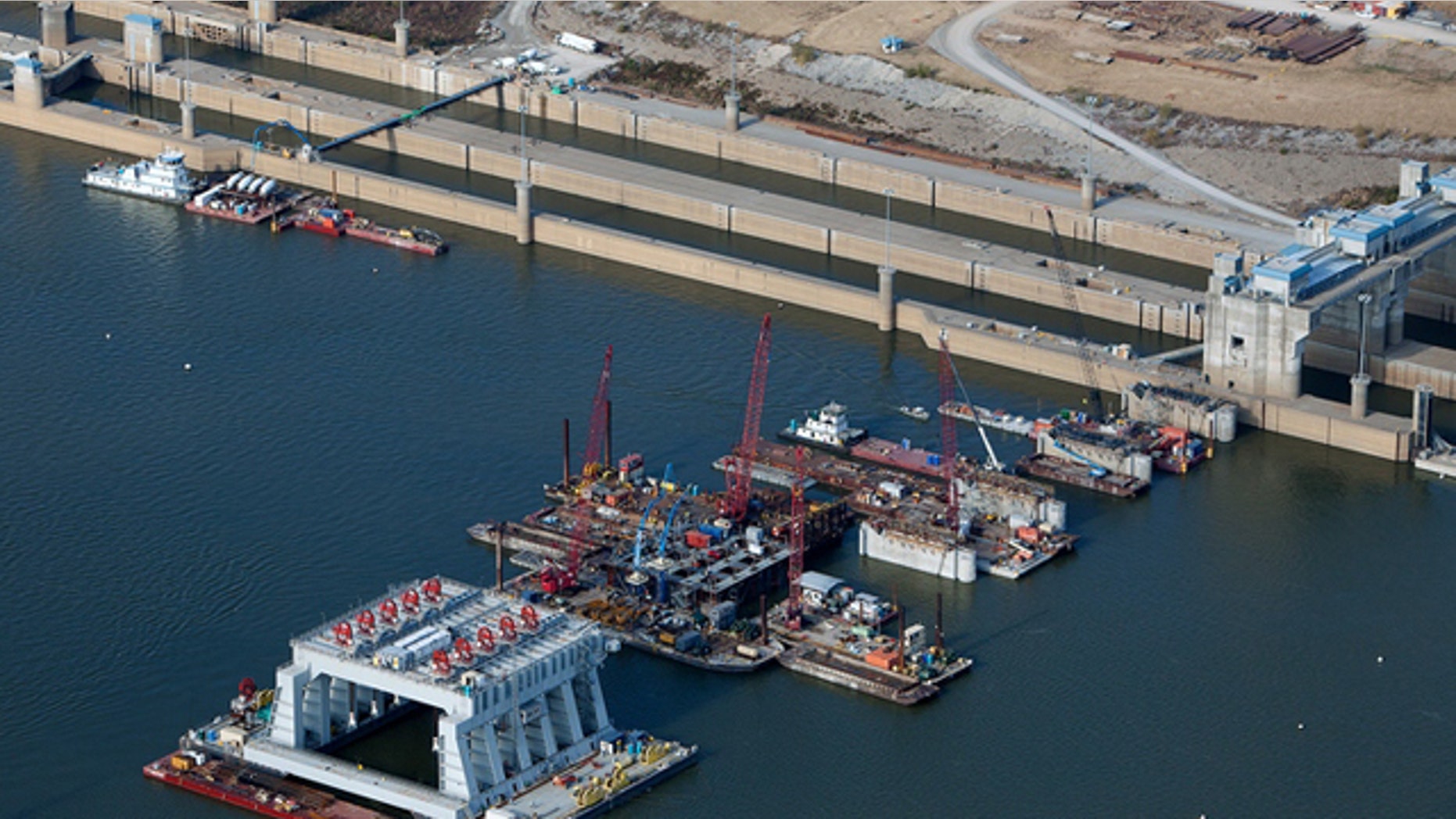 The Olmsted Locks and Dam is under construction between Illinois and Kentucky, about 17 miles upstream from the confluence of the Ohio and Mississippi rivers.