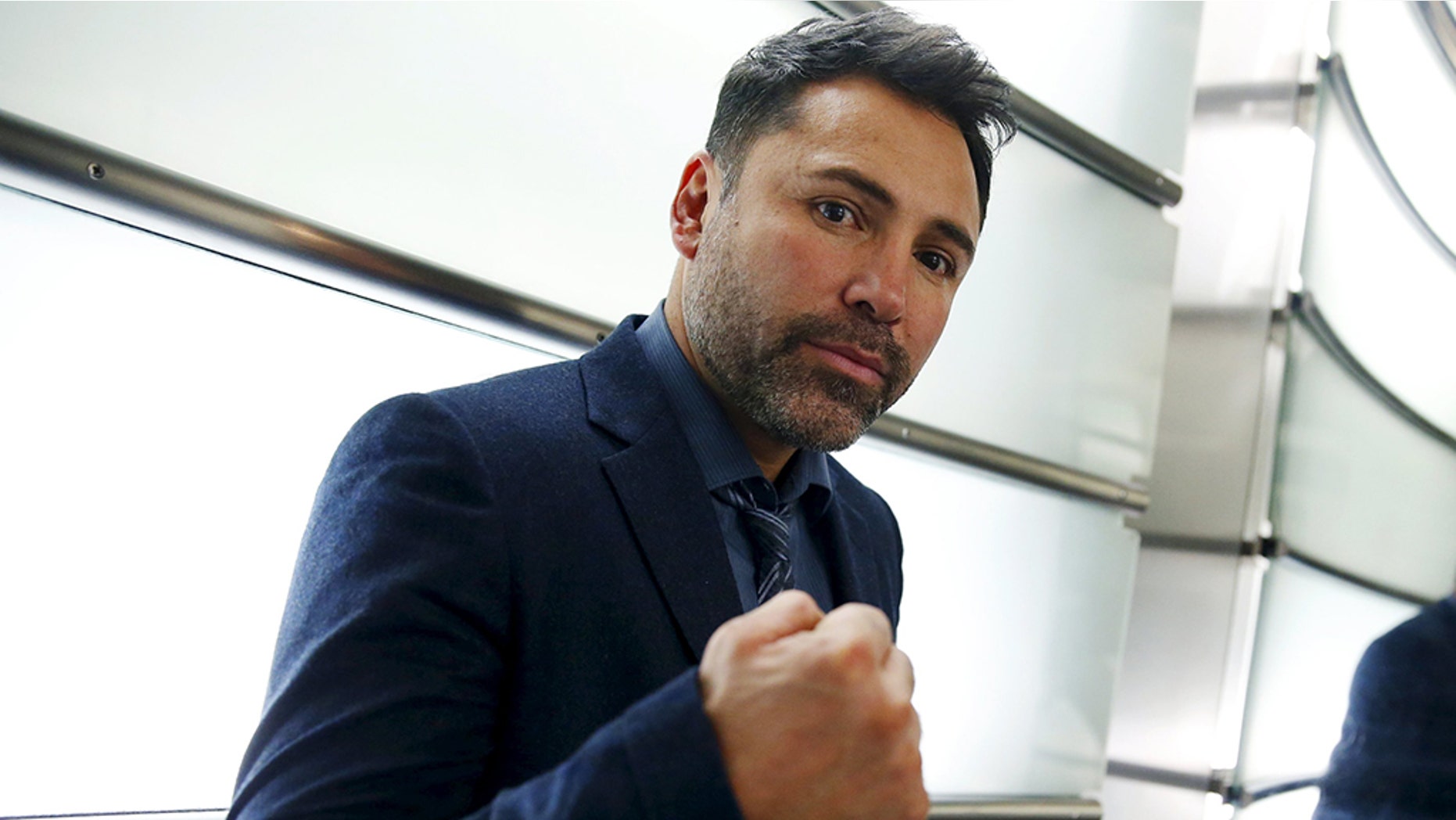 Oscar De La Hoya says he's thinking about running for president.