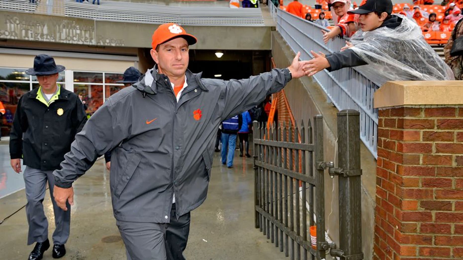 The ACC Gridiron LIVE team -- including former Clemson coach Tommy Bowden -- discusses Dabo Swinney's reaction to being asked about "Clemsoning."