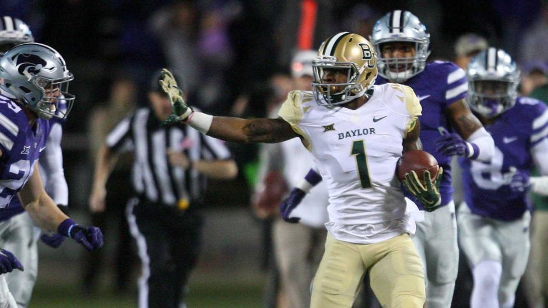 Baylor Bears return specialist Corey Coleman carries the ball against the Kansas State Wildcats on Nov. 5, 2015.