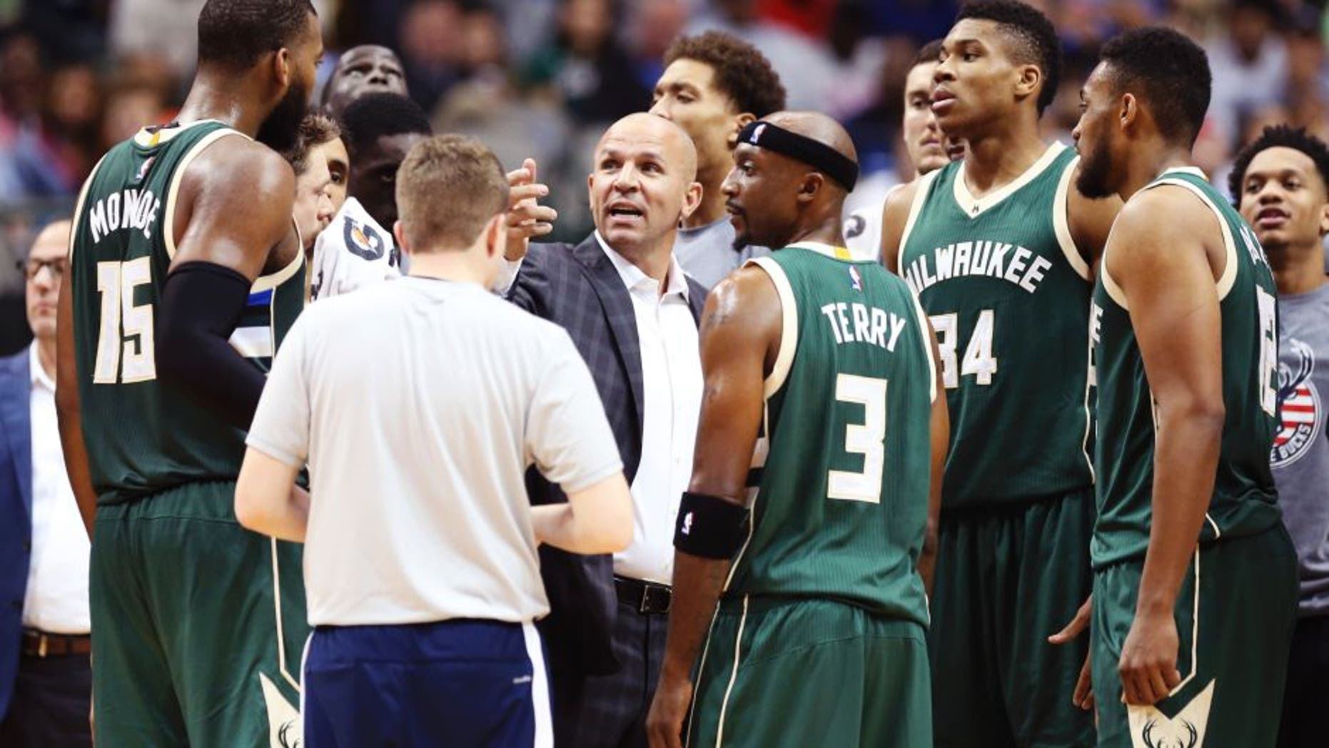 Nov 6, 2016; Dallas, TX, USA; Milwaukee Bucks head coach Jason Kidd speaks to his team during the game against the Dallas Mavericks at American Airlines Center. Mandatory Credit: Kevin Jairaj-USA TODAY Sports