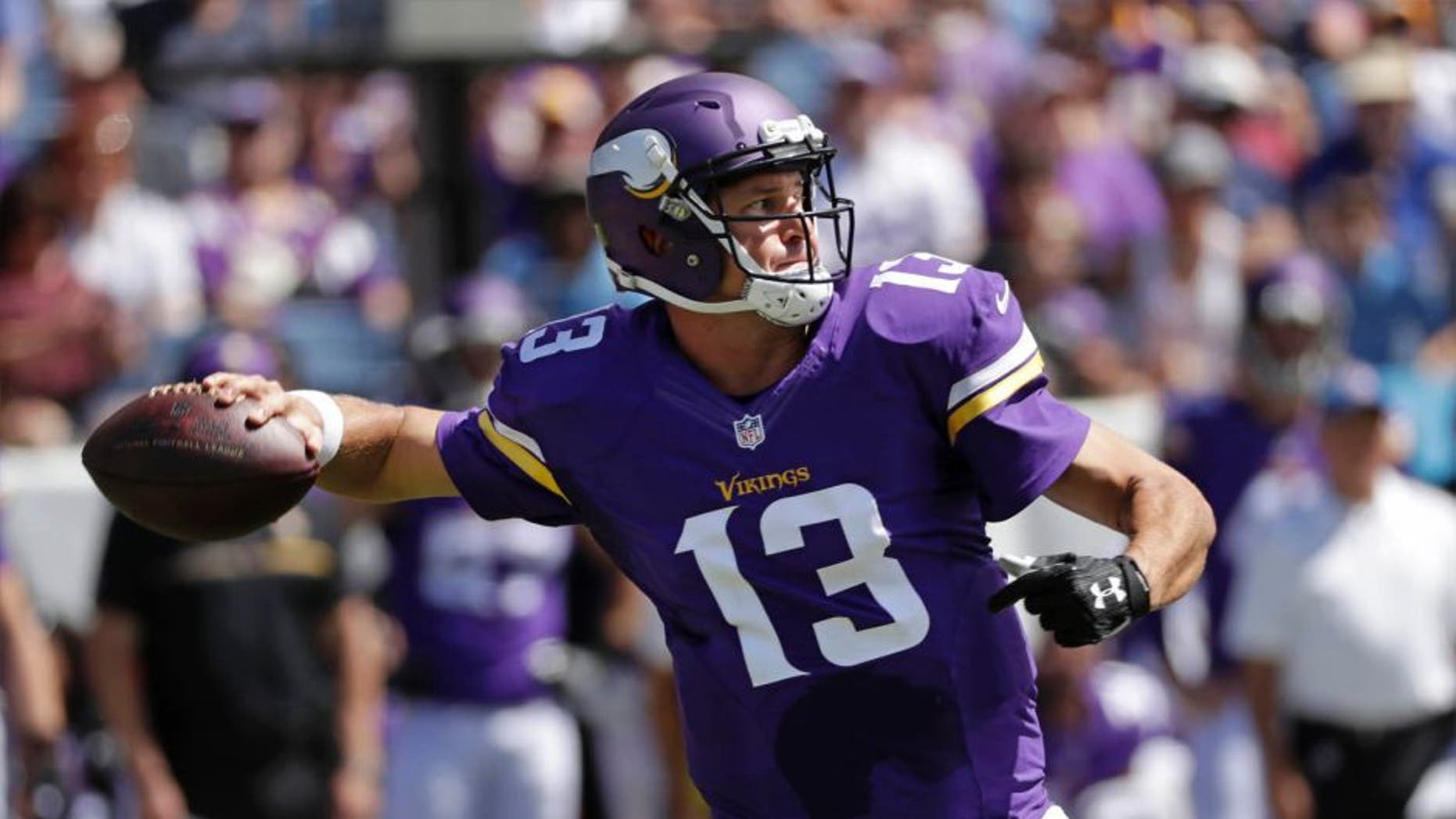 Minnesota Vikings quarterback Shaun Hill passes against the Tennessee Titans in the first half Sunday, Sept. 11, 2016, in Nashville, Tenn.