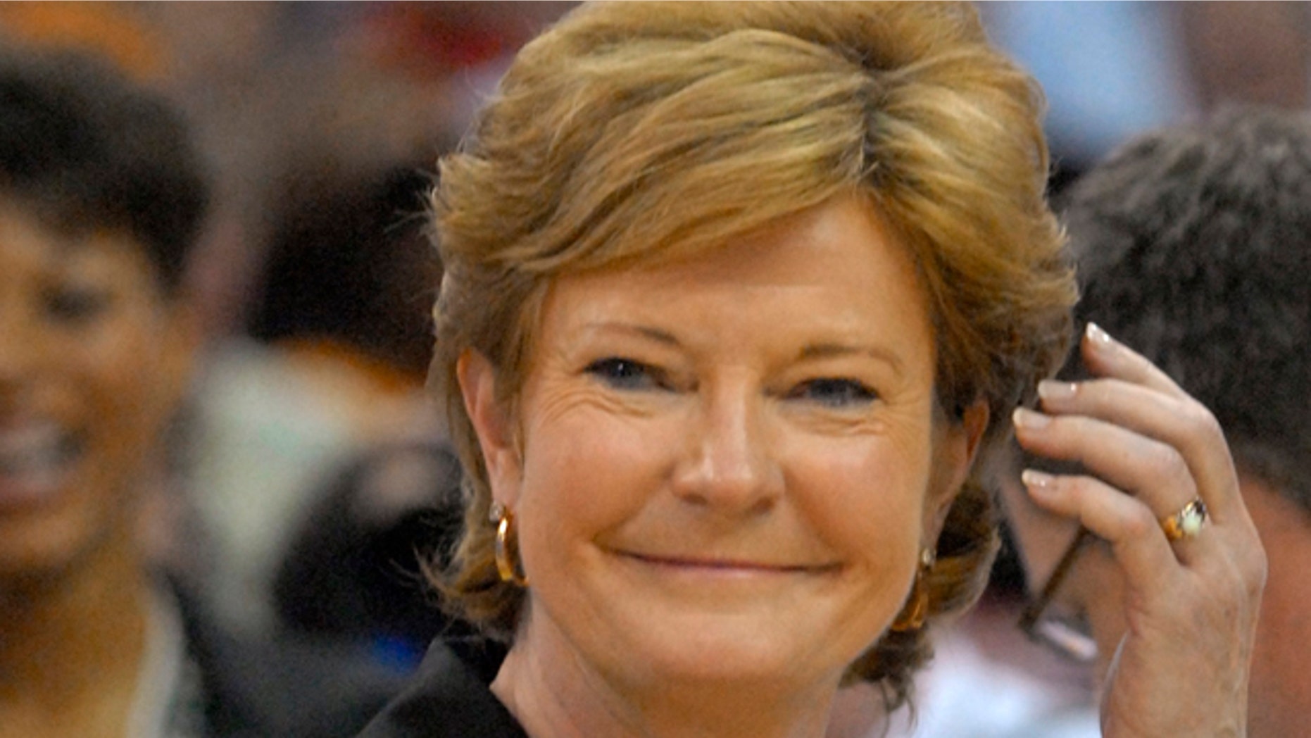 University of Tennessee Lady Volunteers head coach Pat Summitt reacts after her team defeated Rutgers University Scarlet Knights in their NCAA women's championship basketball game in Cleveland, Ohio April 3, 2007.