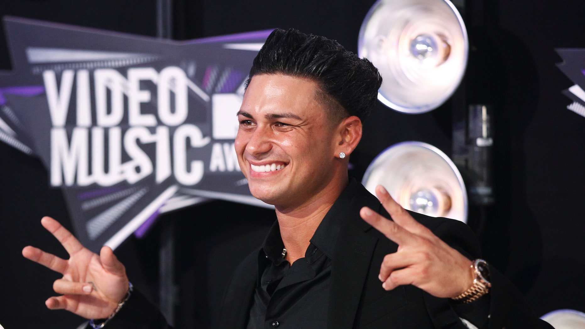 who is dj pauly d dating 2018