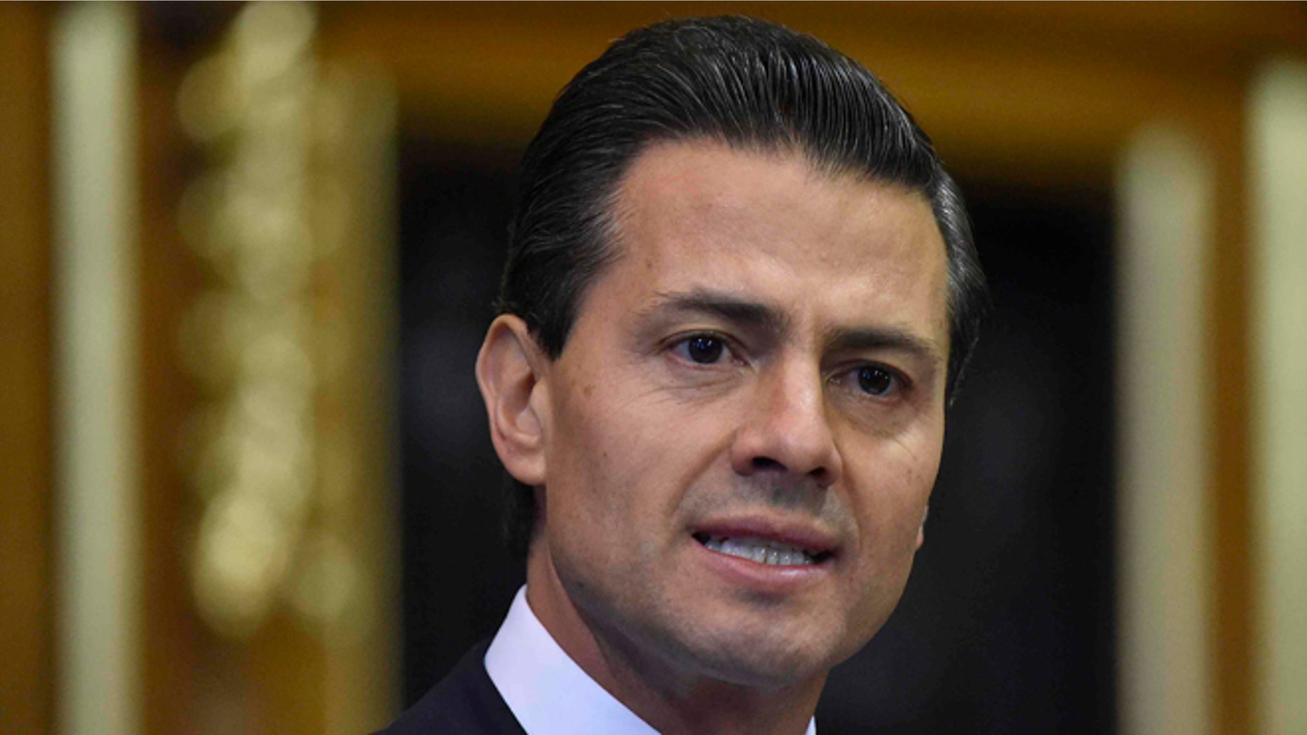 LONDON, ENGLAND - MARCH 03: Mexico's President Enrique Pena Nieto delivers an address to members of the British All-Party Parliamentary Group at the Houses of Parliament on March 3, 2015 in London, England. The President of Mexico, accompanied by Senora Angelica Rivera de Pena, are on a State Visit to the United Kingdom as the guests of Her Majesty The Queen from Tuesday 3rd March to Thursday 5th March. (Photo by Toby Melville - WPA Pool /Getty Images)