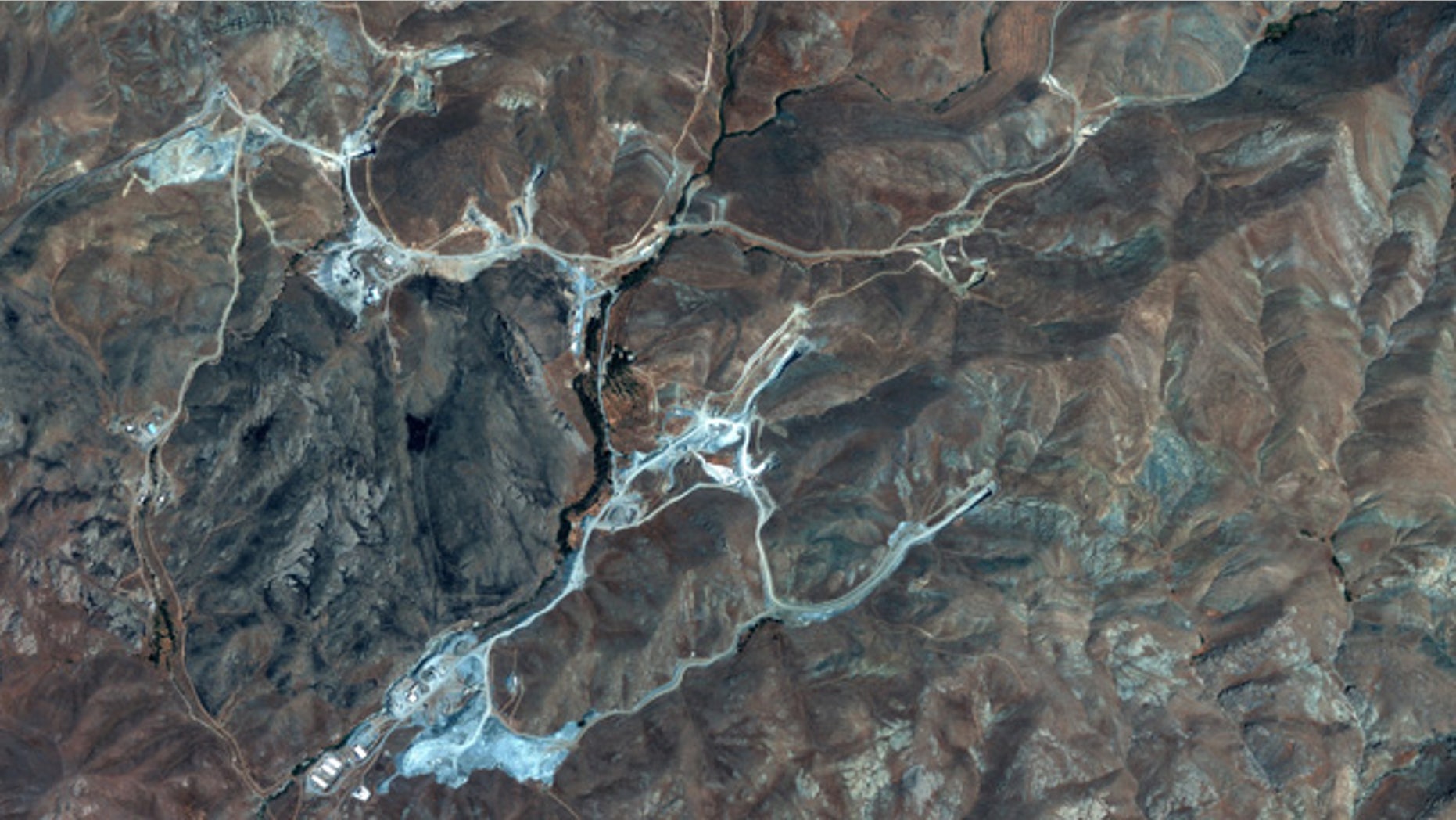 Shown here is a satellite image of an alleged nuclear enrichment site in Iran. (DigitalGlobe/globalsecurity.org)