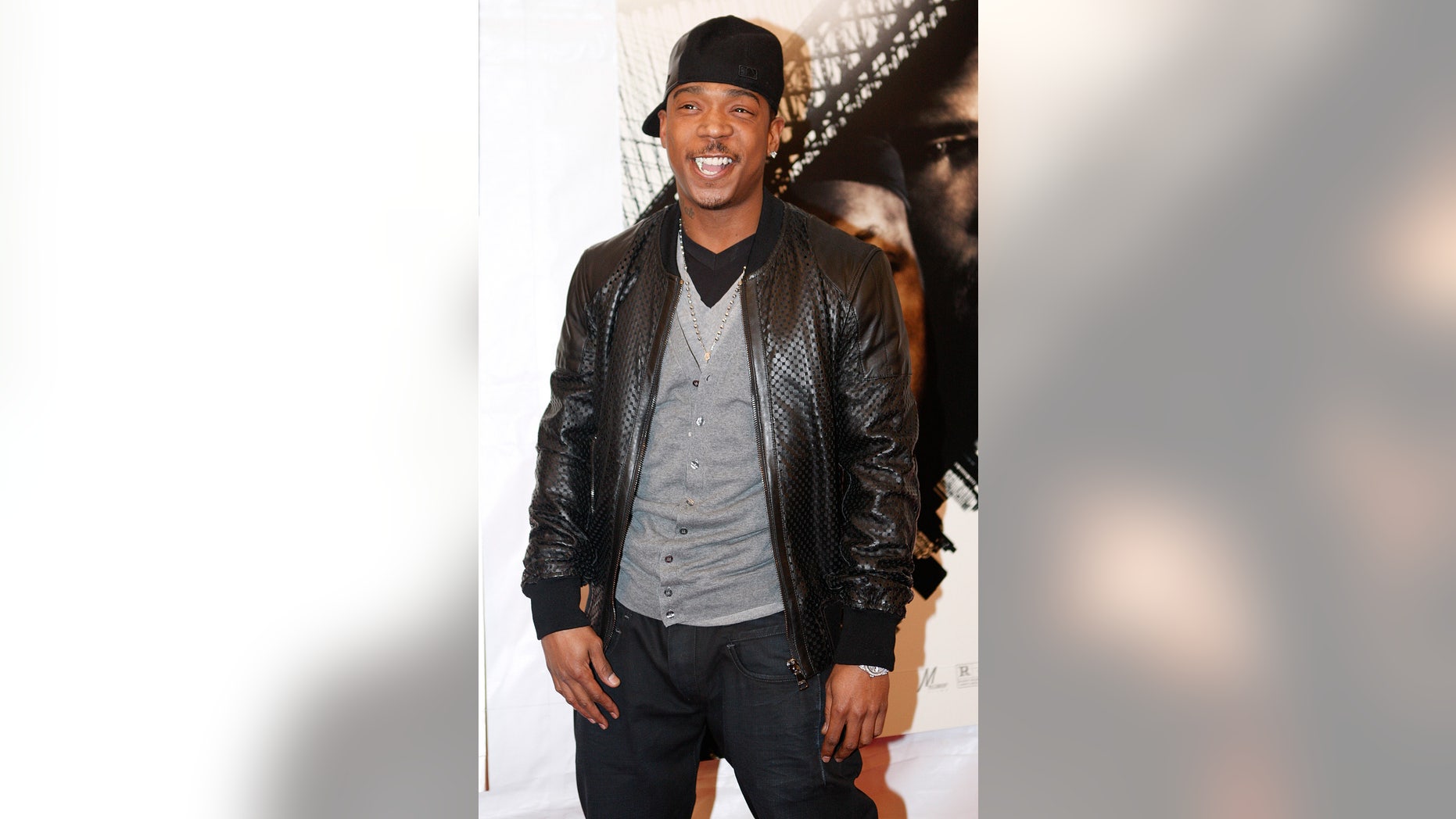 The last-minute cancellation of Ja Rule's Fyre Festival has caused chaos.