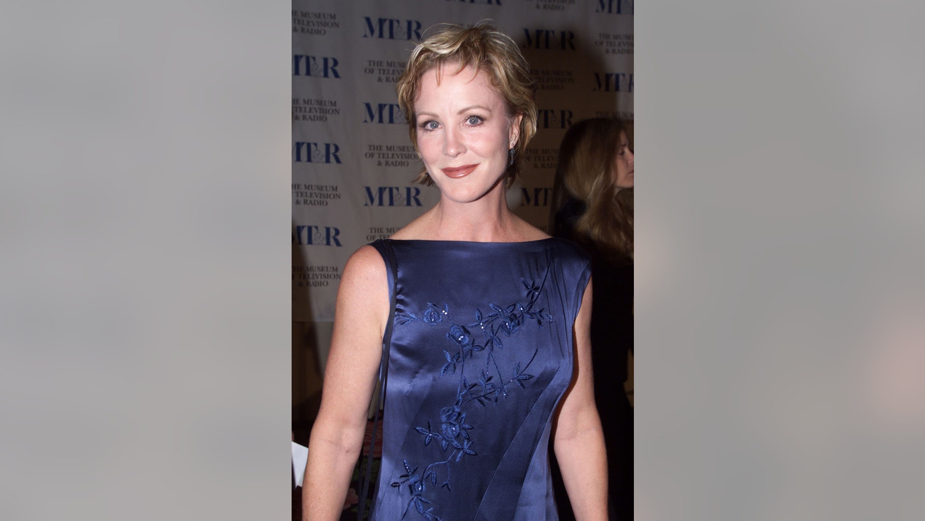 Actress Joanna Kern poses for photographers as she arrives for the Museum of Television and Radio gala dinner, October 5 in Beverly Hills.
FSP/HB - RP1DRILOFGAC