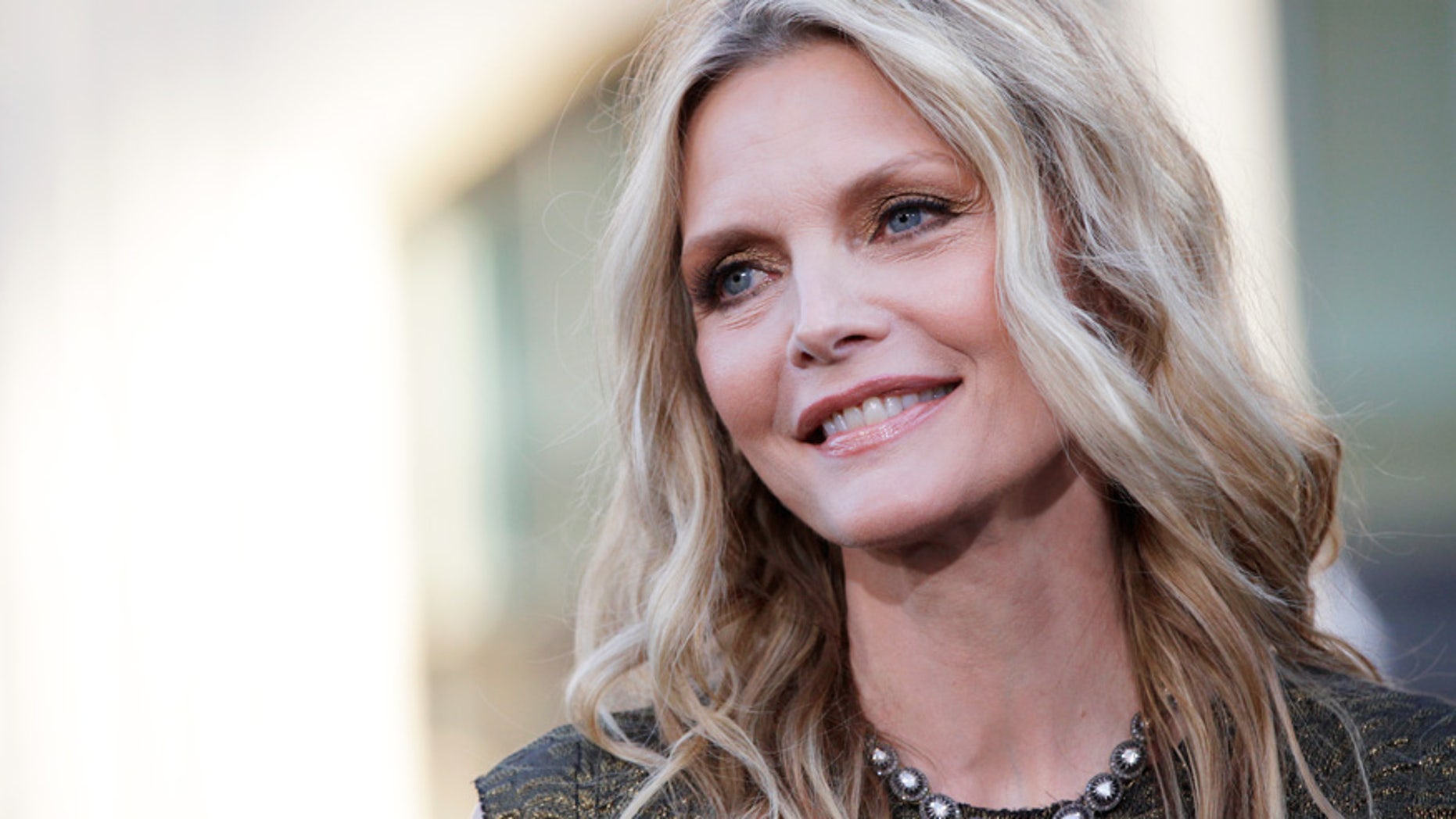 michelle pfeiffer explains why she took a break from hollywood fox