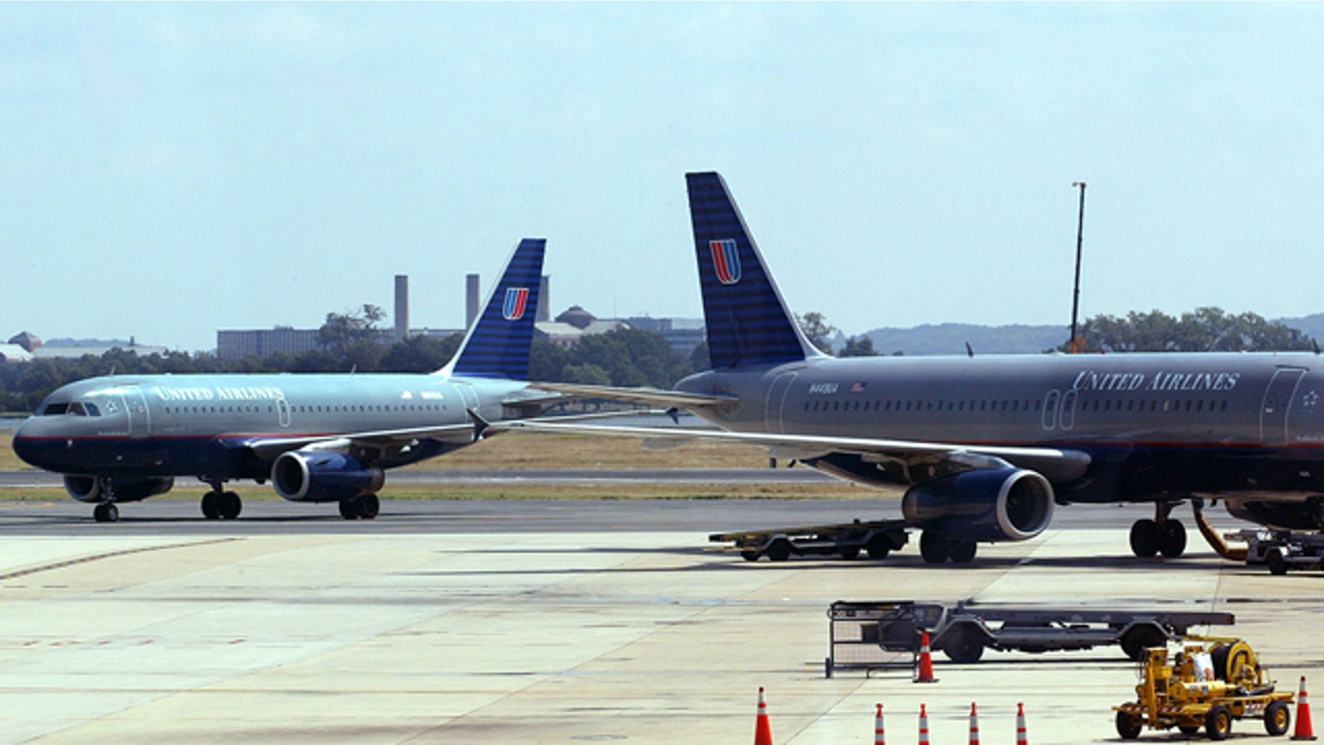 FILE: 2000: A United Airlines planes on the tarmac at Ronald Reagan National Airport, outside of Washington, D.C.
