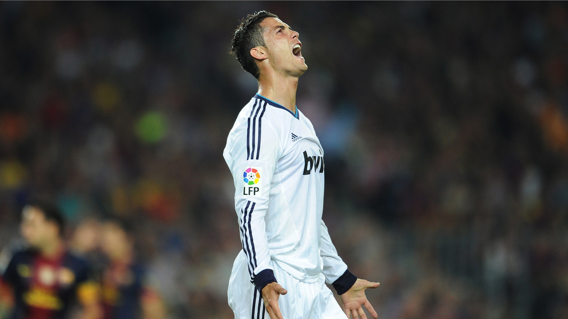 BARCELONA, SPAIN - OCTOBER 07: Cristiano Ronaldo of Real Madrid reacts during the la Liga match between FC Barcelona and Real Madrid at the Camp Nou stadium on October 7, 2012 in Barcelona, Spain. (Photo by Jasper Juinen/Getty Images)