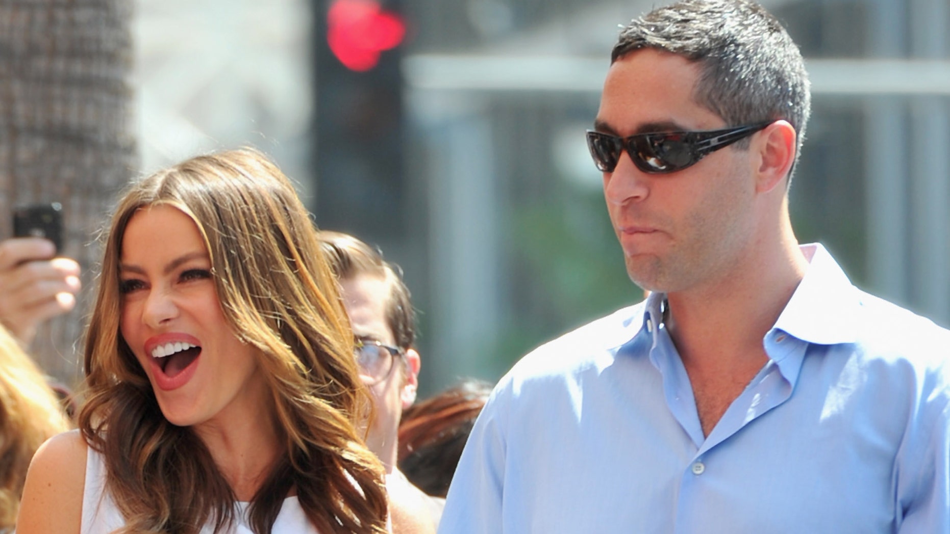HOLLYWOOD, CA - AUGUST 30: Actress Sofia Vergara and boyfriend Nick Loeb attend a ceremony honoring actor Ed O'Neill with the 2446th Star on the Hollywood Walk of Fame on August 30, 2011 in Hollywood, California. (Photo by Alberto E. Rodriguez/Getty Images)