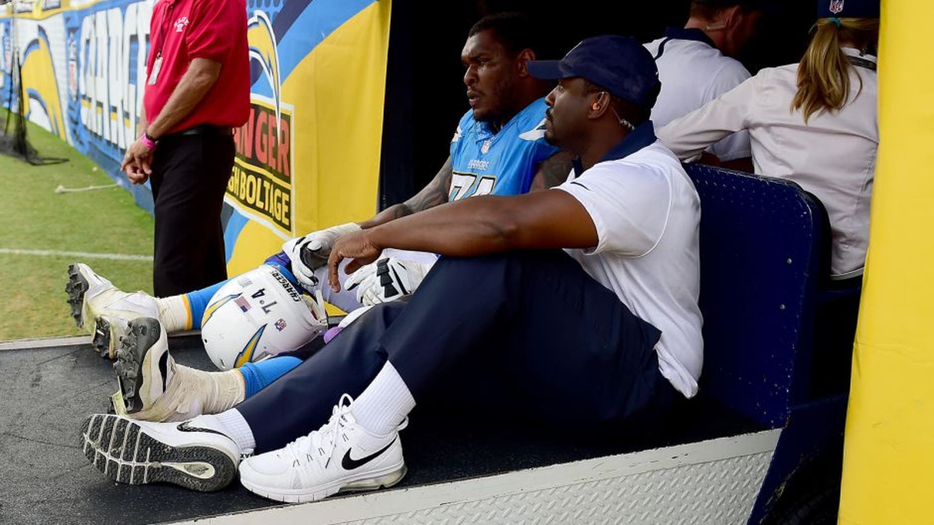 SAN DIEGO, CA - OCTOBER 25: Orlando Franklin #74 of the San Diego Chargers leaves the game aginst the Oakland Raiders at Qualcomm Stadium on October 25, 2015 in San Diego, California. (Photo by Harry How/Getty Images)
