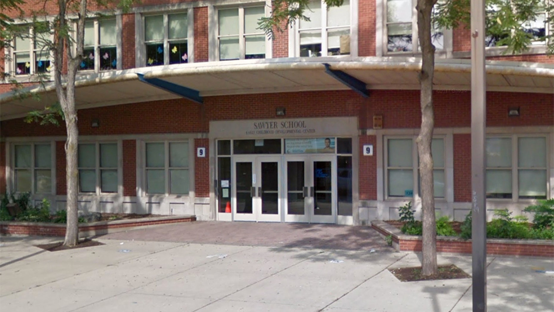 Seventeen students and one teacher at Sidney Sawyer Elementary school in Chicago, Illinois, were reportedly were hospitalized Tuesday following a potential gas leak in the area.
