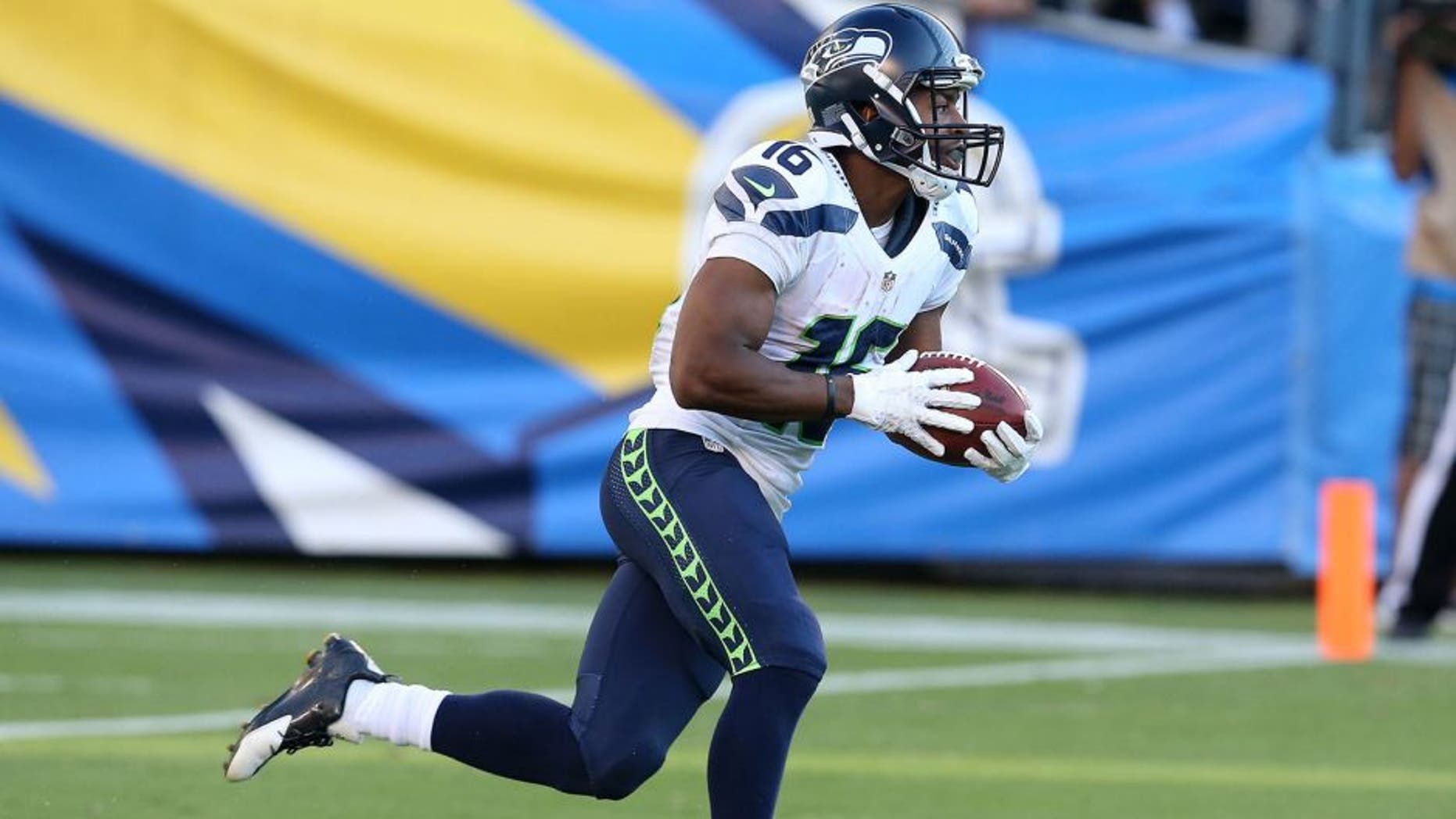 SAN DIEGO, CA - AUGUST 29: Tyler Lockett #16 of the Seattle Seahawks returns a kick against the San Diego Chargers during preseason at Qualcomm Stadium on August 29, 2015 in San Diego, California. (Photo by Stephen Dunn/Getty Images)