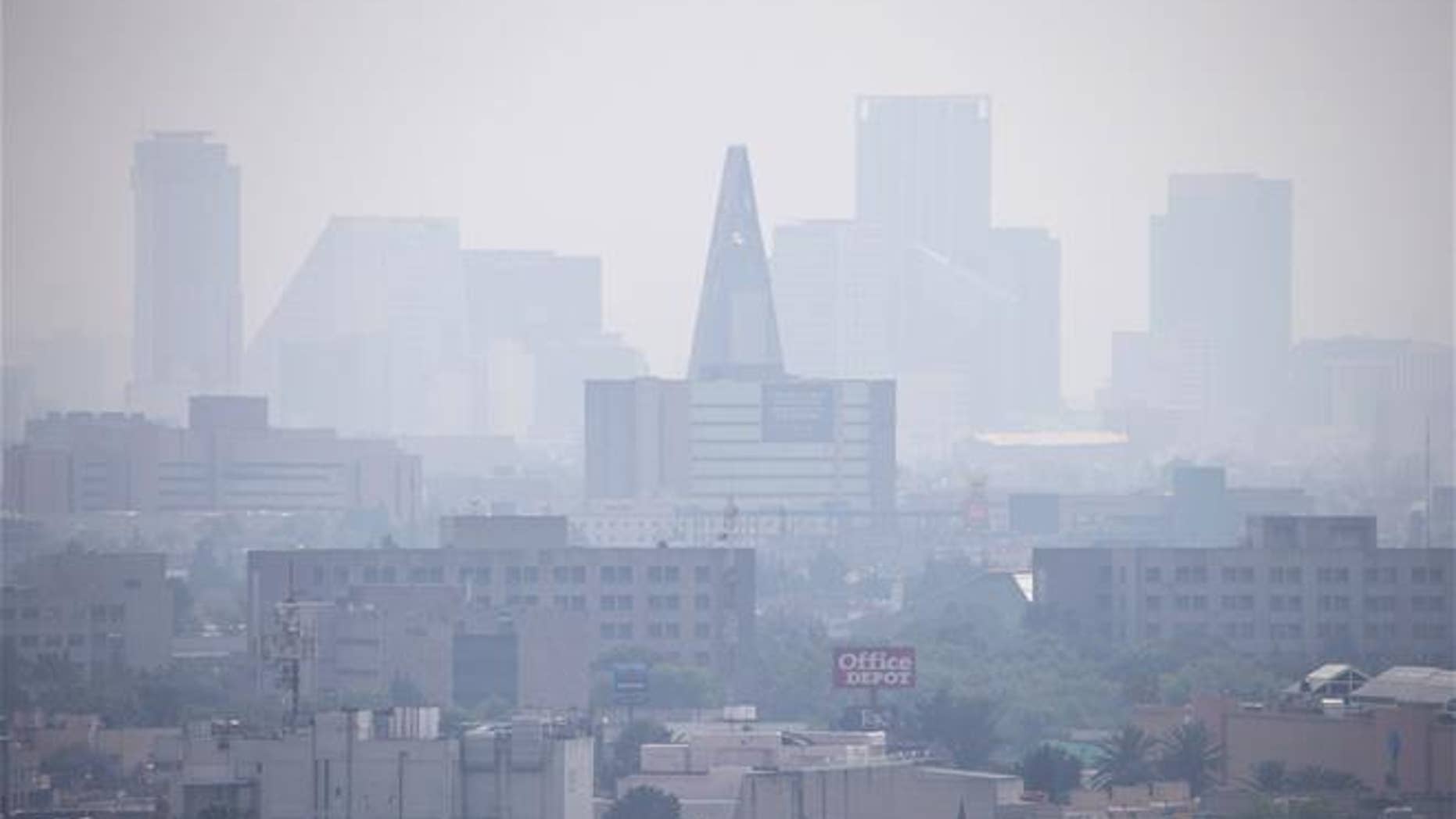 Smog blankets Mexico City on March 17, 2016.