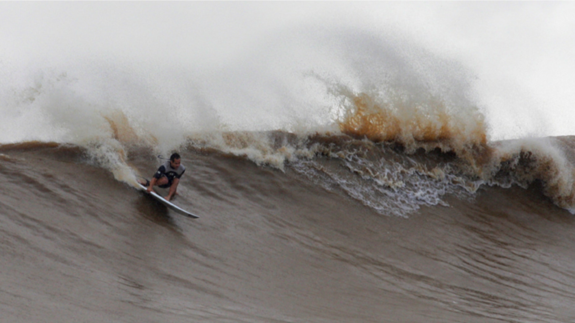 The Pororoca Phenomenon is a tide, with waves up to 4 meters.