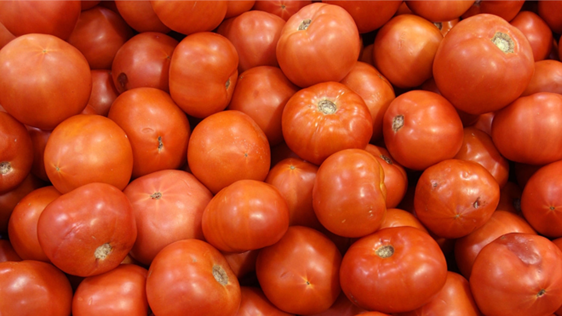 CHICAGO - JUNE 09: Tomatoes are offered for sale at a produce store June 9, 2008 in Chicago, Illinois. (Photo by Scott Olson/Getty Images)