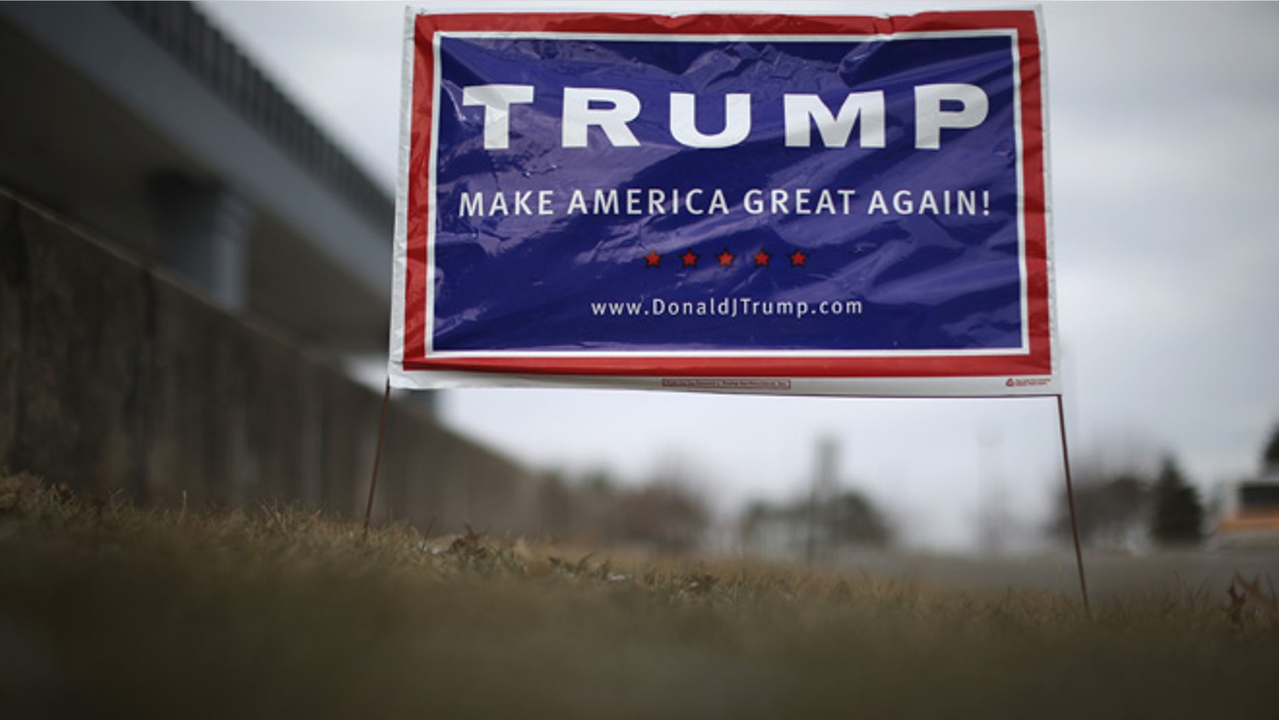 DES MOINES, IA - JANUARY 27: A sign sits outside the Des Moines headquarters of Republican presidential candidate Donald Trump in West Des Moines on January 27, 2016 in Des Moines, Iowa. Politicians are crisscrossing the state looking for votes before the Iowa caucus takes place next week. (Photo by Christopher Furlong/Getty Images)