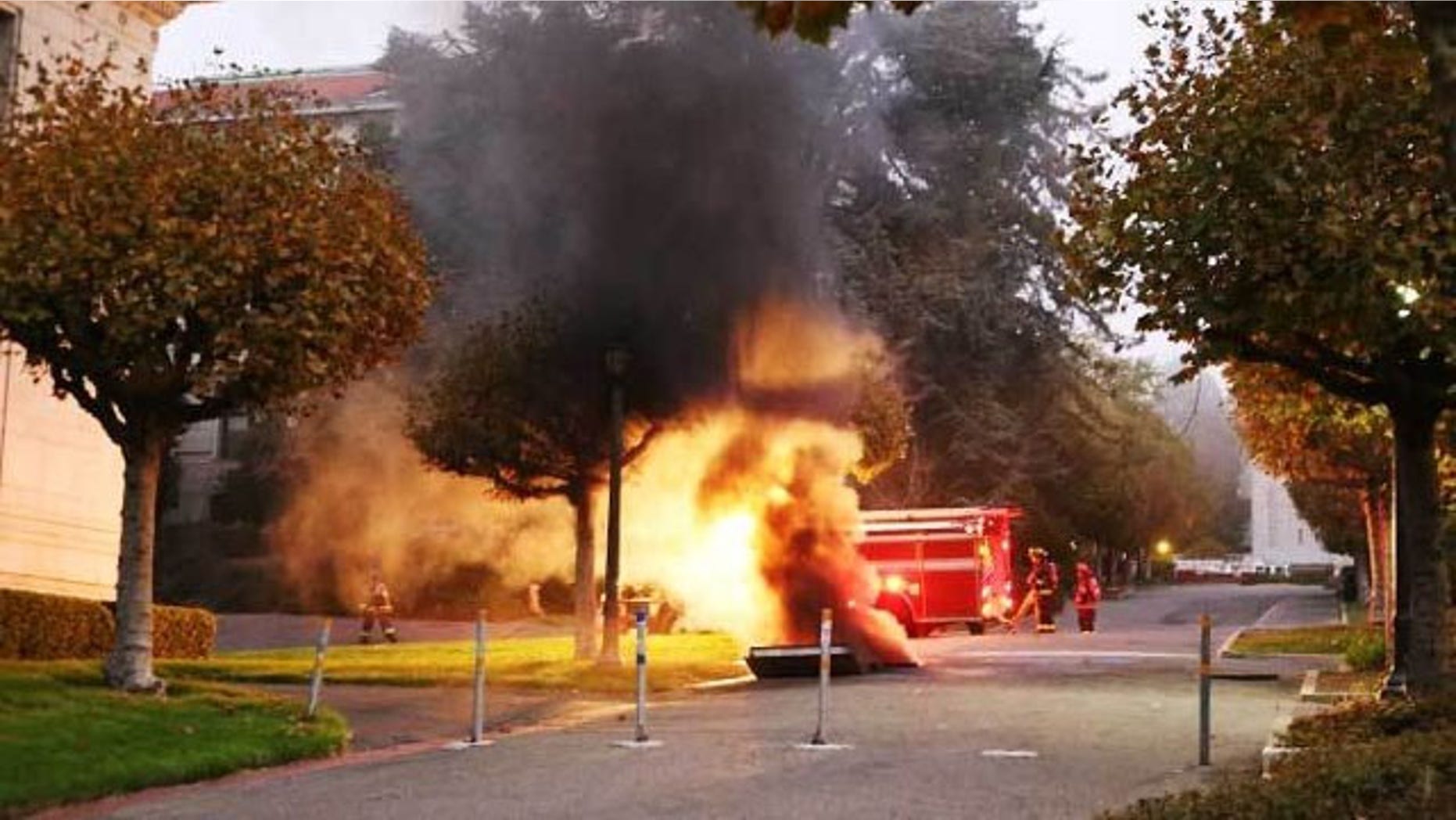 September 30, 2013: An electrical explosion on the campus of the University of Berkeley forced the campus to be evacuated Monday evening (Courtesy The Daily Californian/Kelley Fang)