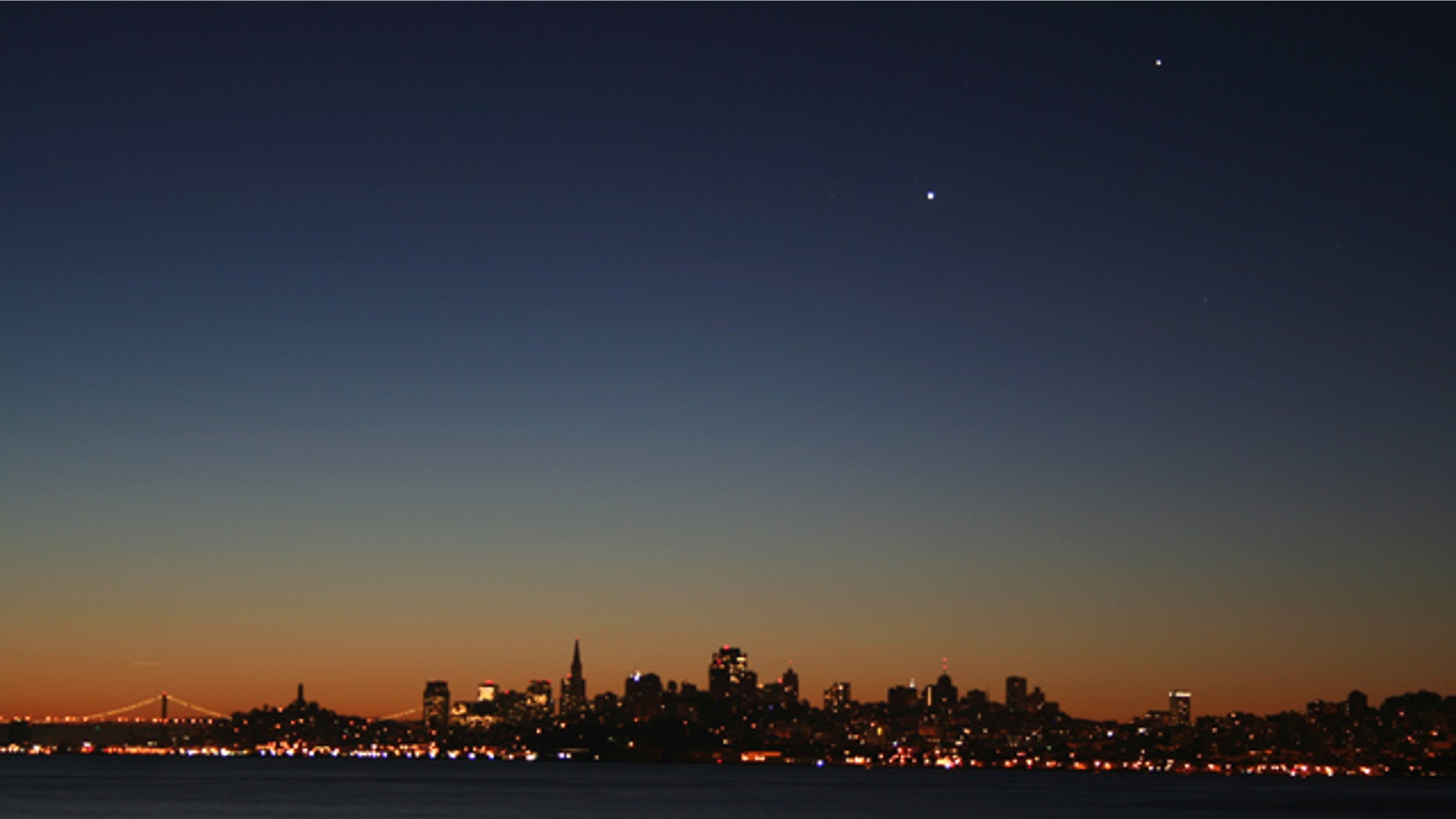 Venus and Jupiter hover over San Francisco like UFOs -- and you can expect countless reports of unidentified object, thanks to the planets.