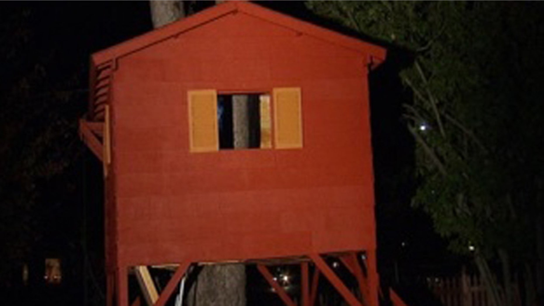 A Virginia dad has won a reprieve from the local zoning board to keep this backyard tree house, a gift to his sons on his return home from serving in Iraq.
