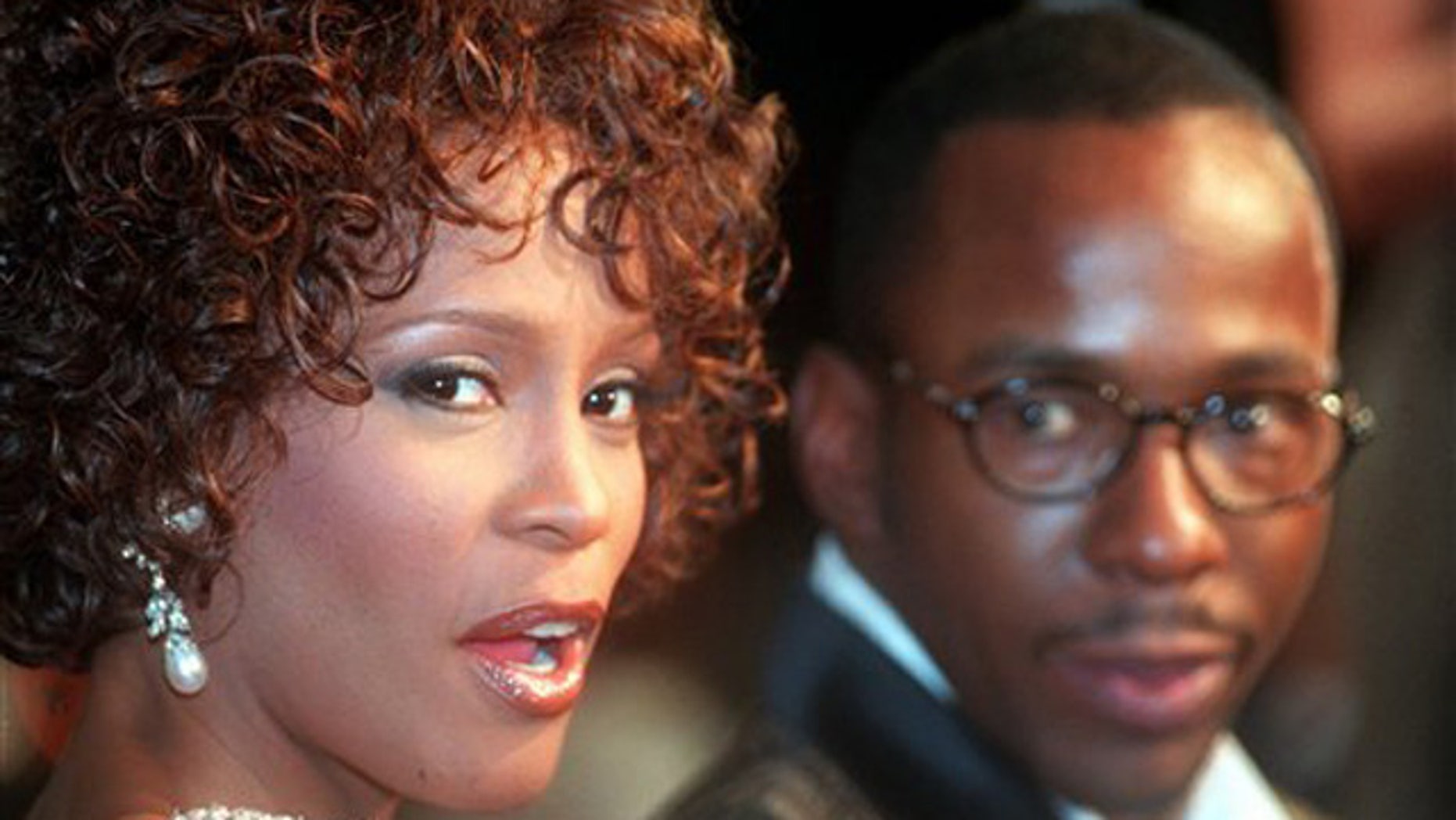 did whitney houston date bobby brown