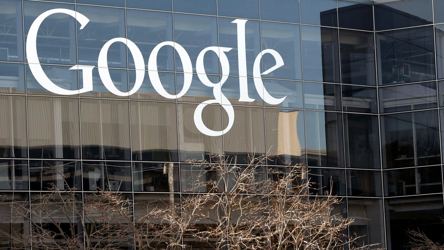 Google rewarded more than 300 people who pointed out bugs in 2015.
