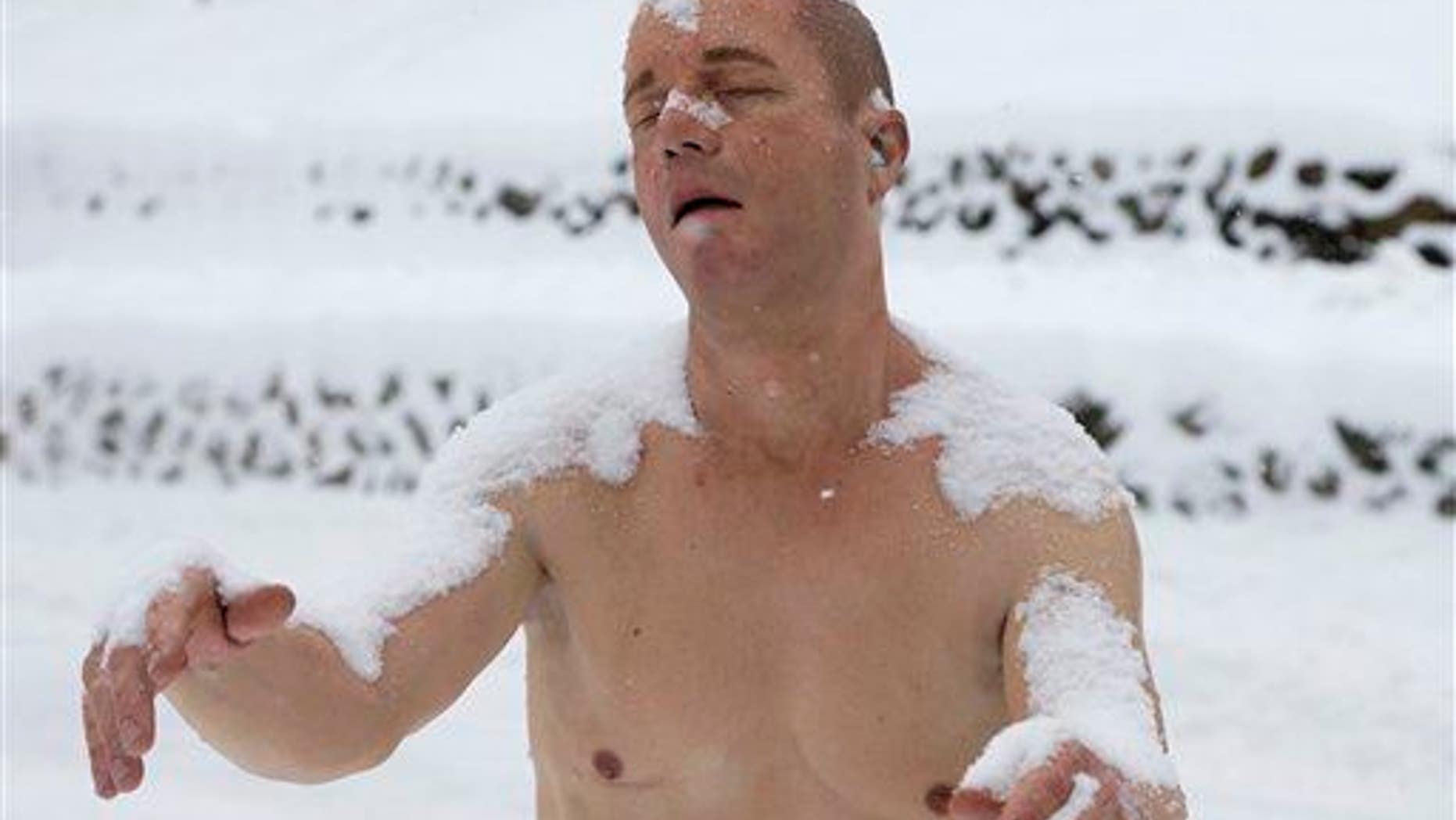 If this was a real sleepwalker, rather than a creepy statue of one, it's unlikely he'd even feel the pain of his frostbite, according to a new study.