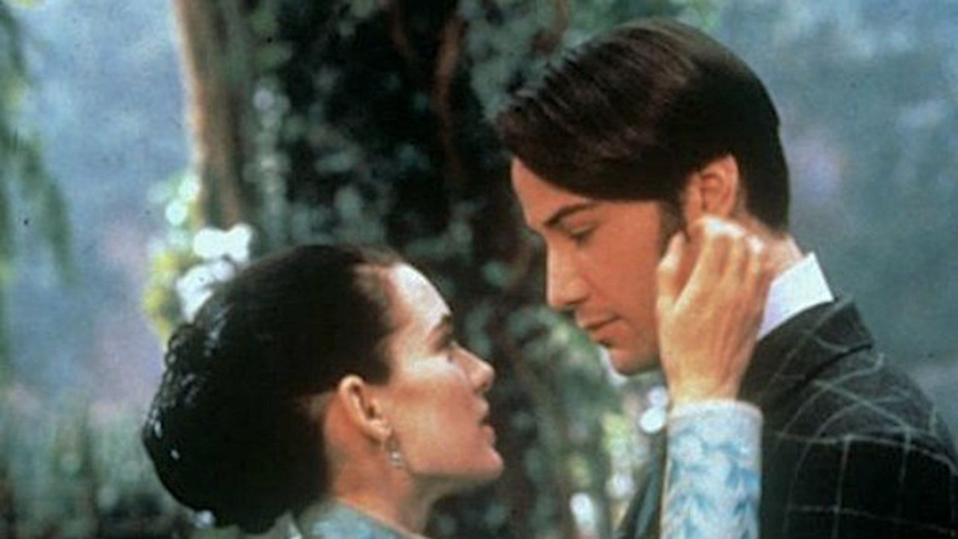 Winona Ryder Says She May Have Married Keanu Reeves On Set Of 1992 S