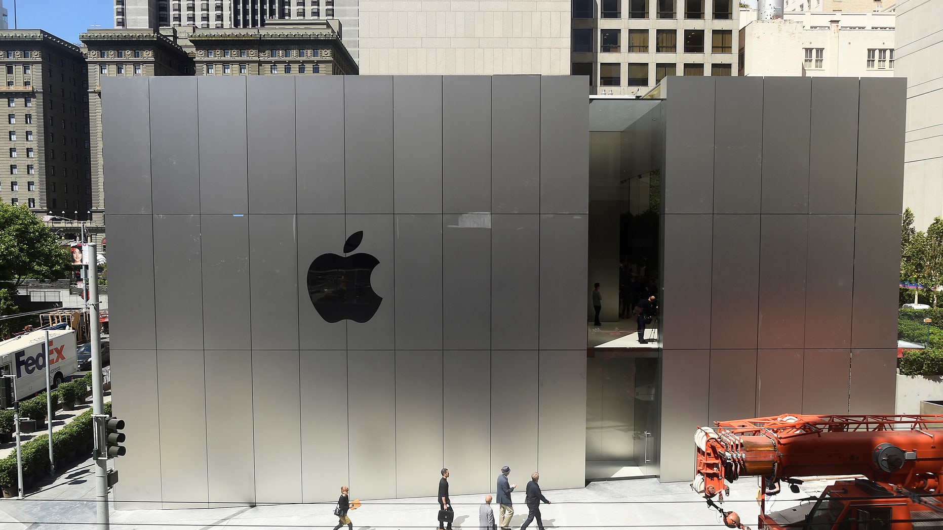 An Apple logo adorns the wall of Apple's new retail store in San Francisco, California, U.S., May 19, 2016. (REUTERS/Noah Berger)