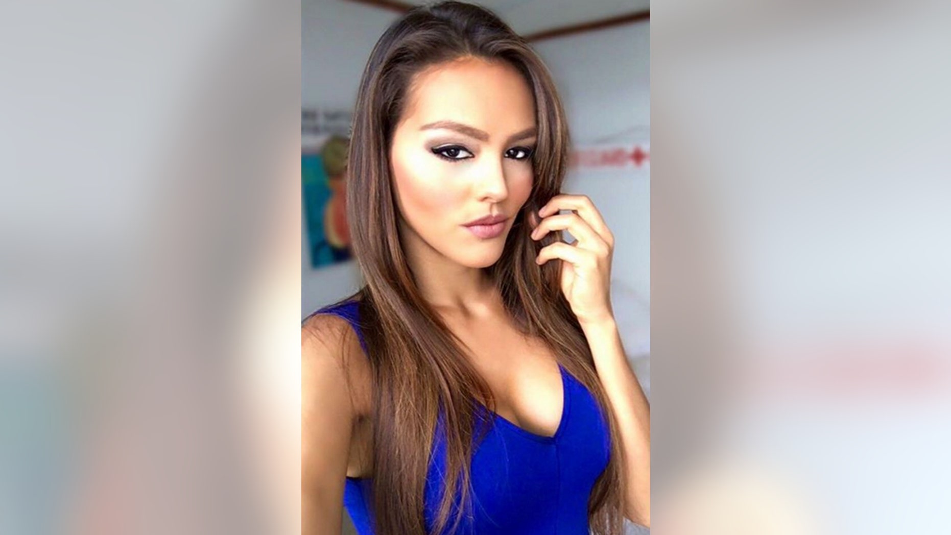 A beauty queen who was dethroned as Puerto Rico's representative is taking her fight to court.
