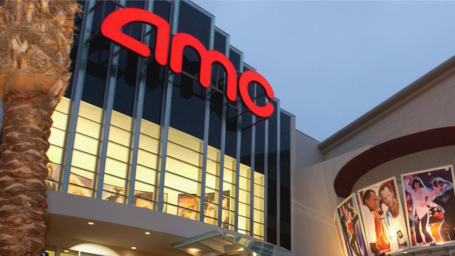 BURBANK, CA - JUNE 18: Crowds gather at the new AMC Burbank 16 in Burbank, California. The grand opening/benefit event honored actor Kevin Bacon and his films. (Photo by Vince Bucci/Getty Images)