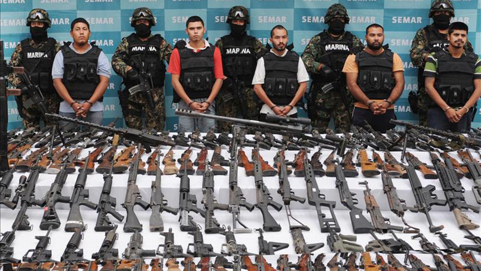 Marines arrest 5 Zetas cartel members in northern Mexico. EFE