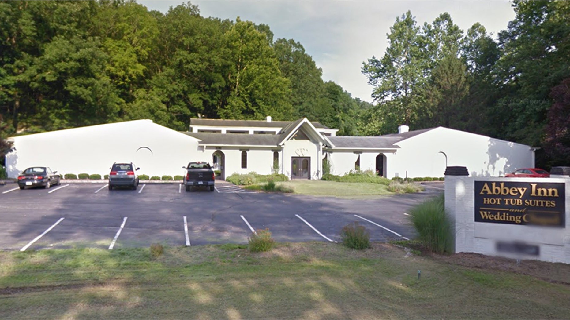 An Indiana woman who stayed at the Abbey Inn in Brown County, Indiana, reportedly was charged $350 and threatened with legal action for writing a negative review.