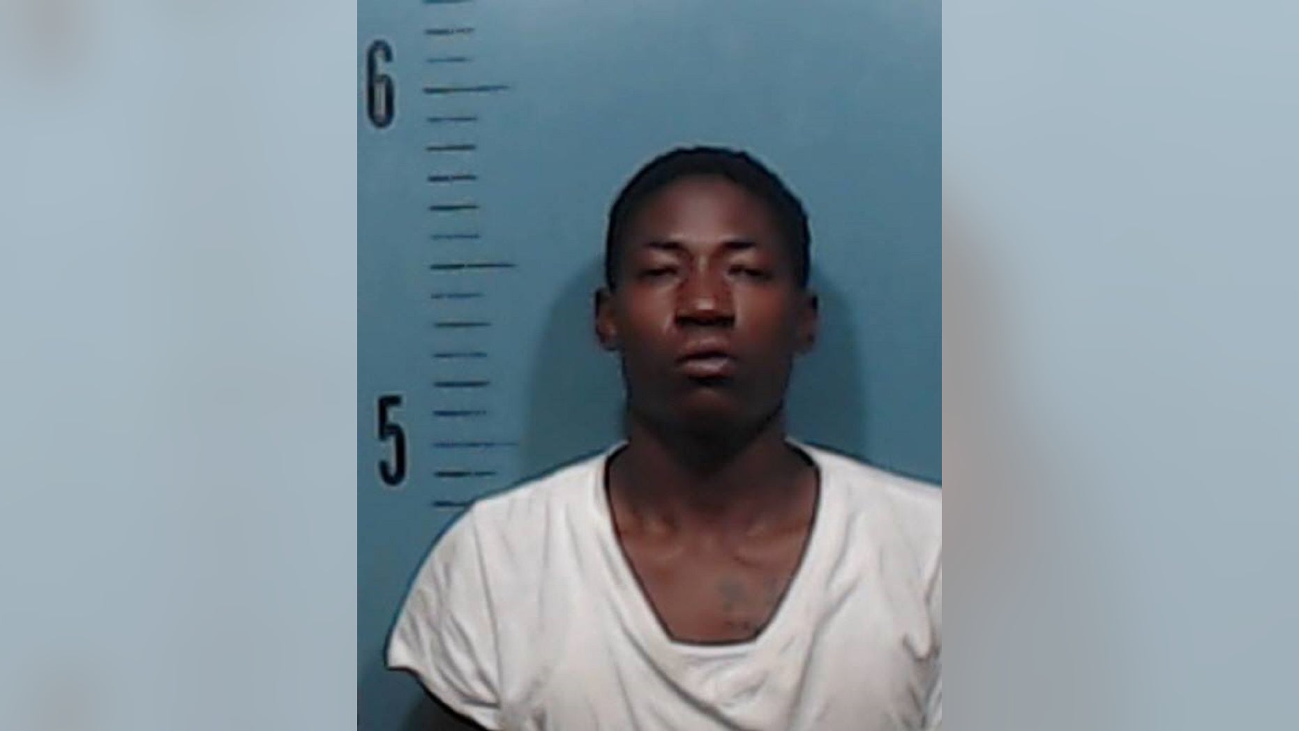 Robbery suspect Kanyoni Sedekiya was arrested after he was found dozing at the scene, according to police in Abilene, Texas.
