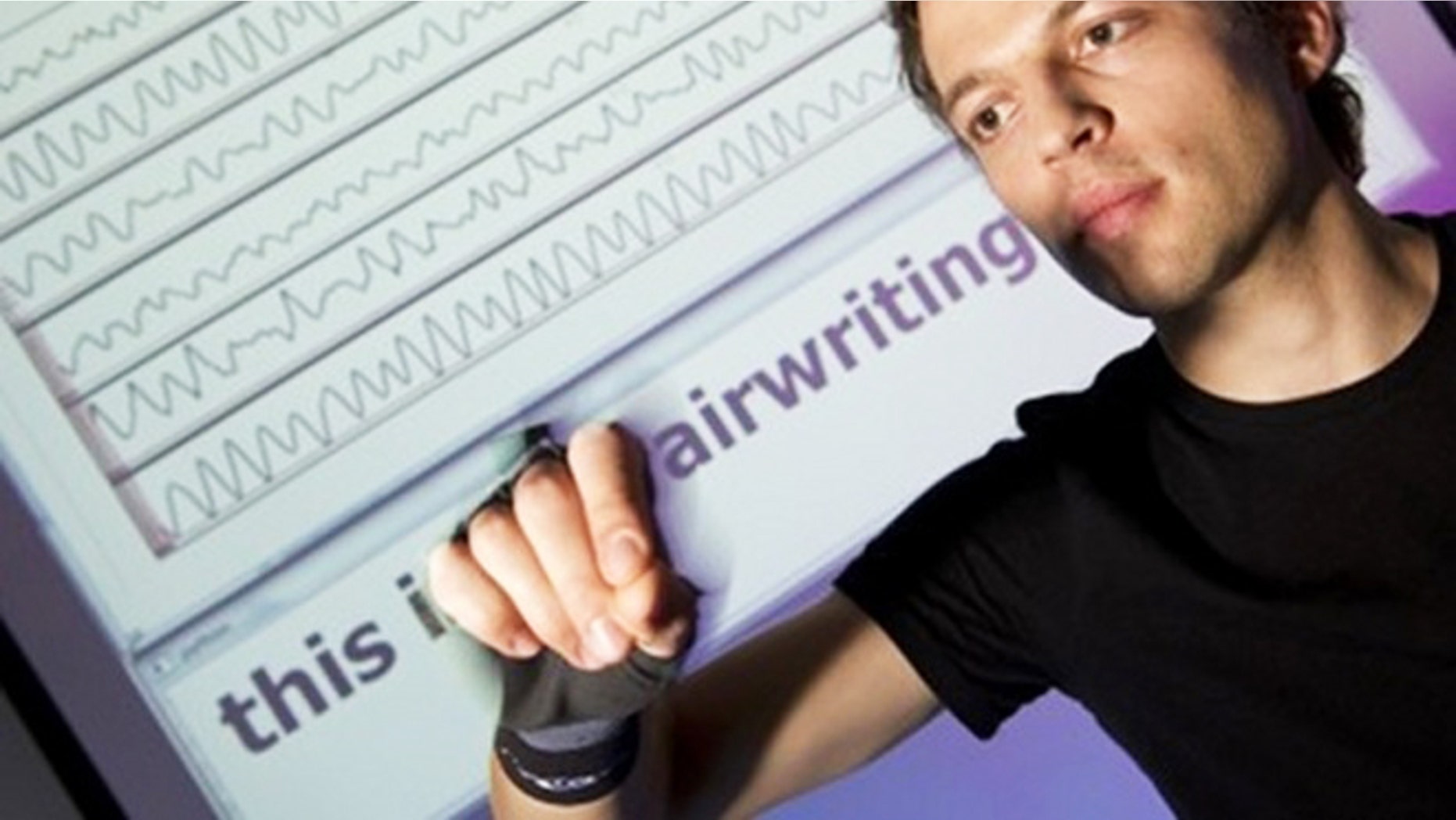 Airwriting: Based on motion signals, a computer recognizes letters written into thin air.