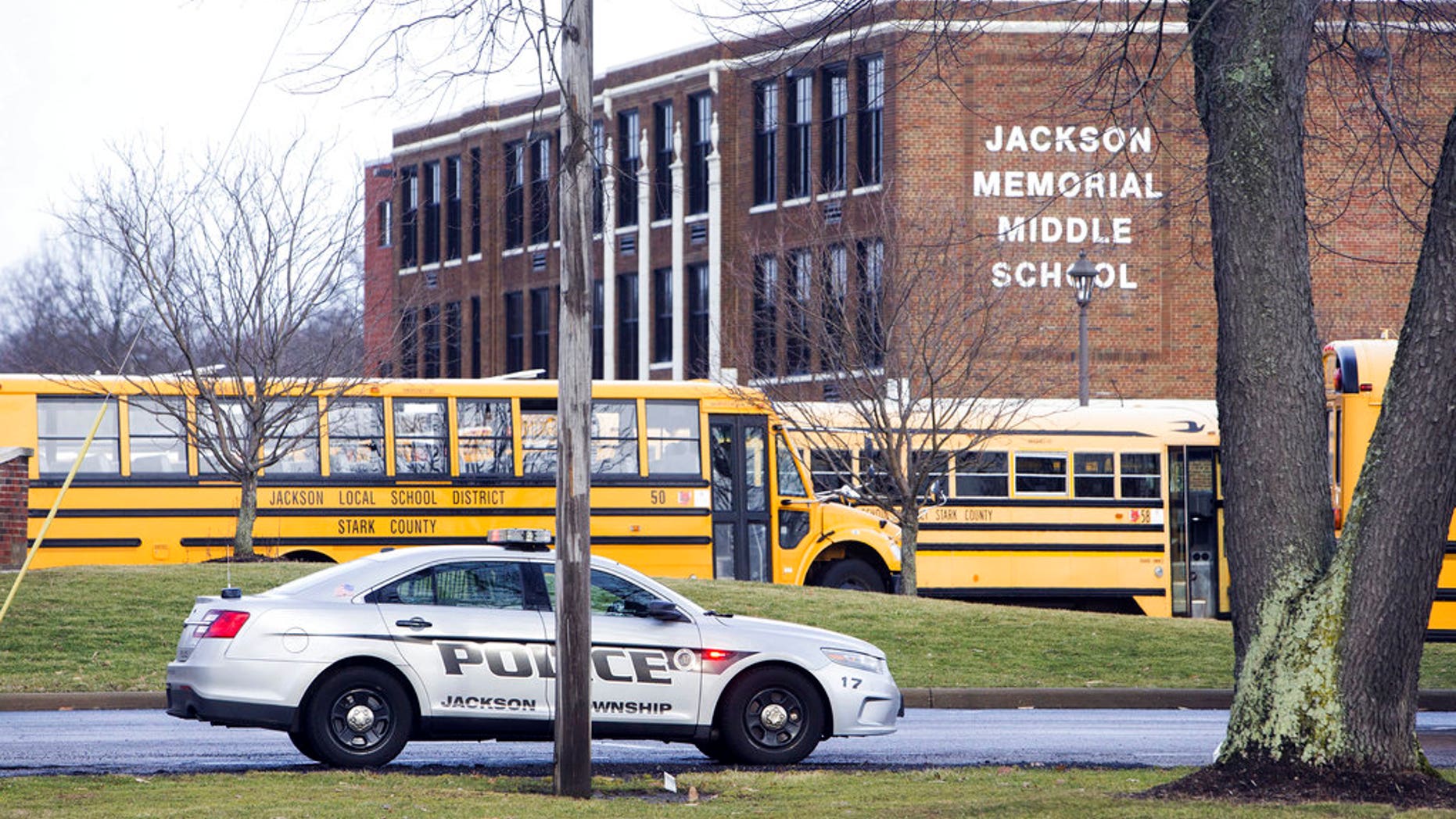The Ohio middle school student who suffered an apparent self-inflicted gunshot wound on Tuesday has died, officials said.