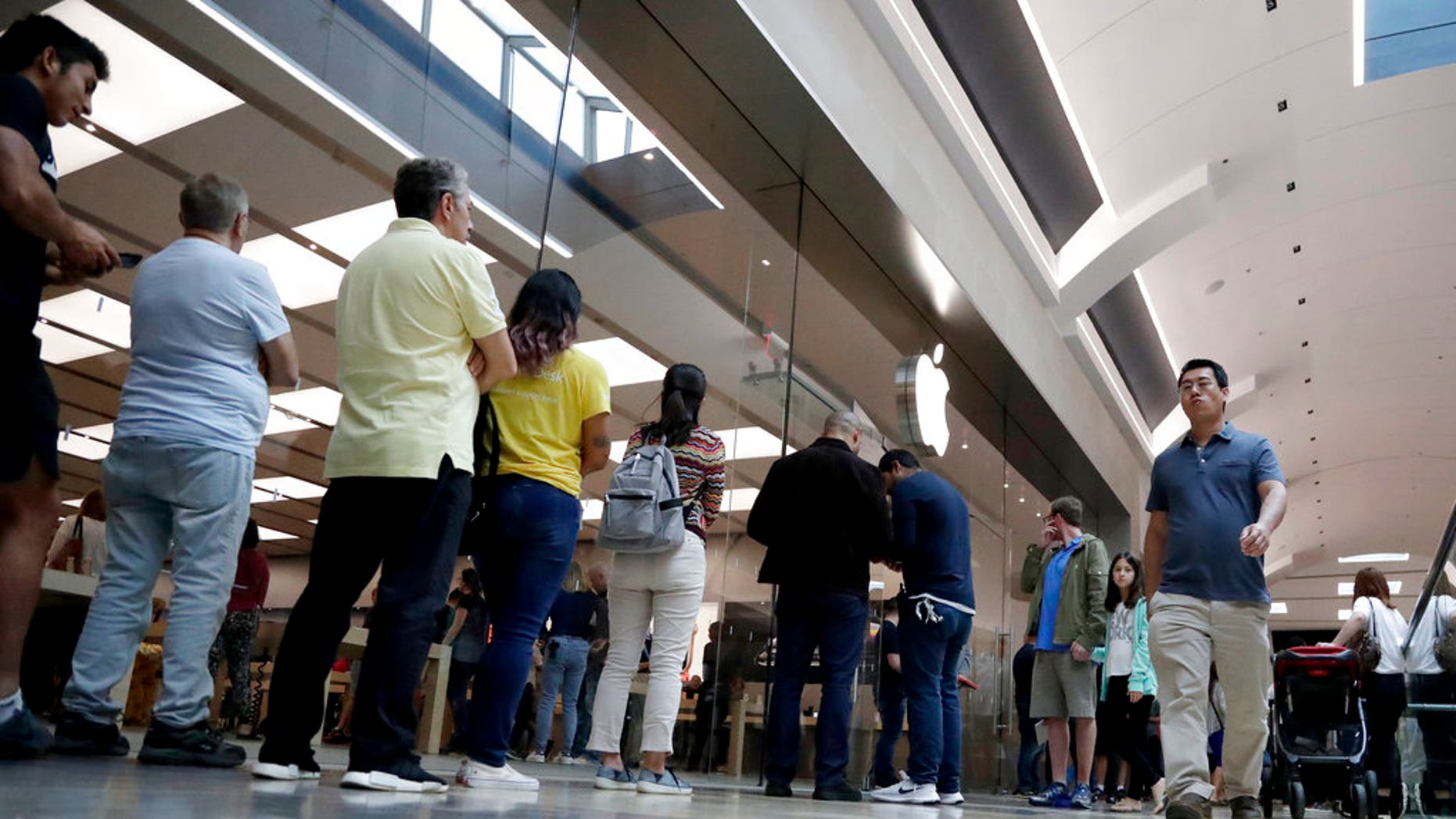 Apple Store Robbery Crackdown Underway California Ag Says Fox News
