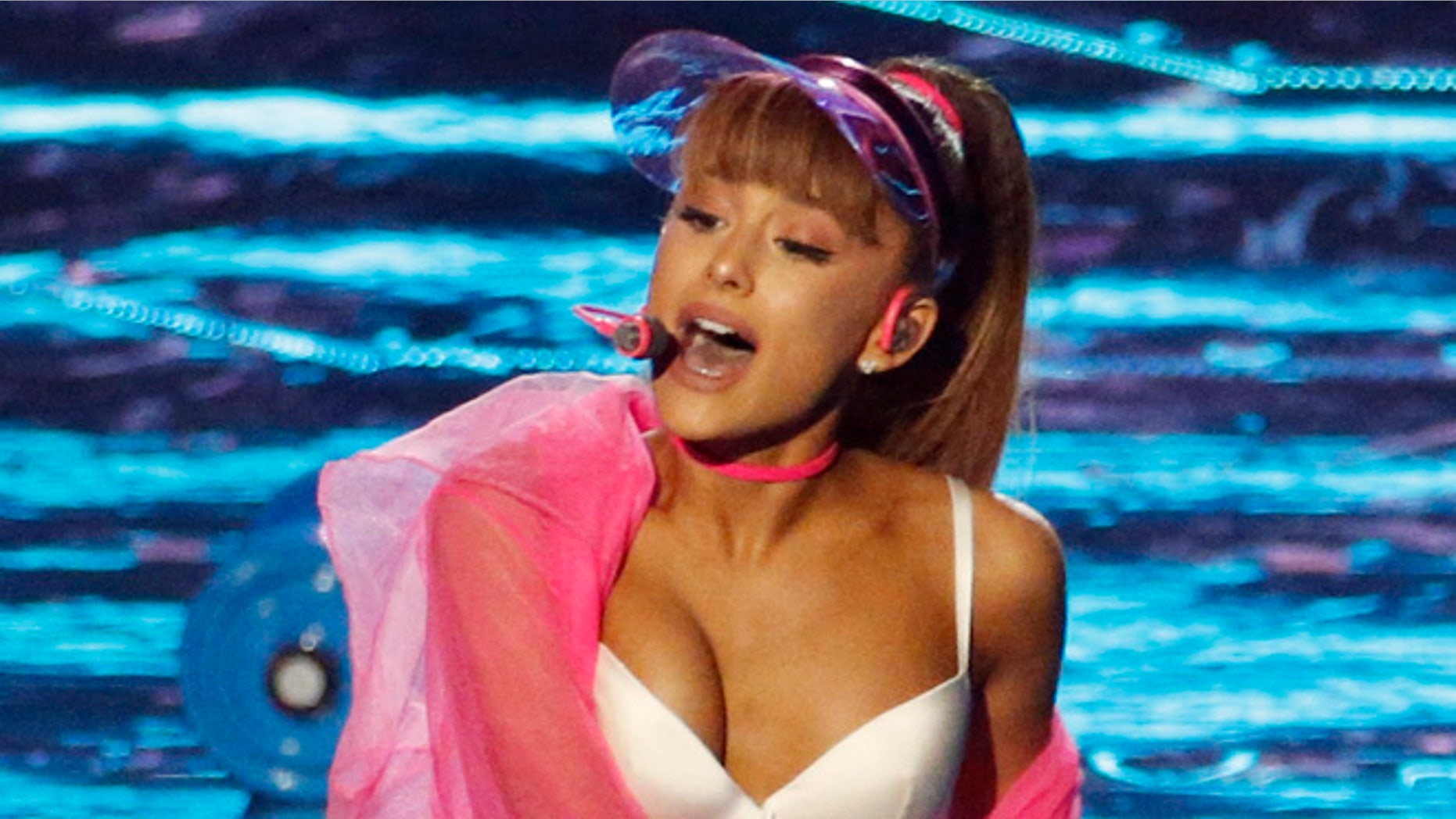 Ariana Grande has reportedly set a date for her Manchester benefit concert.