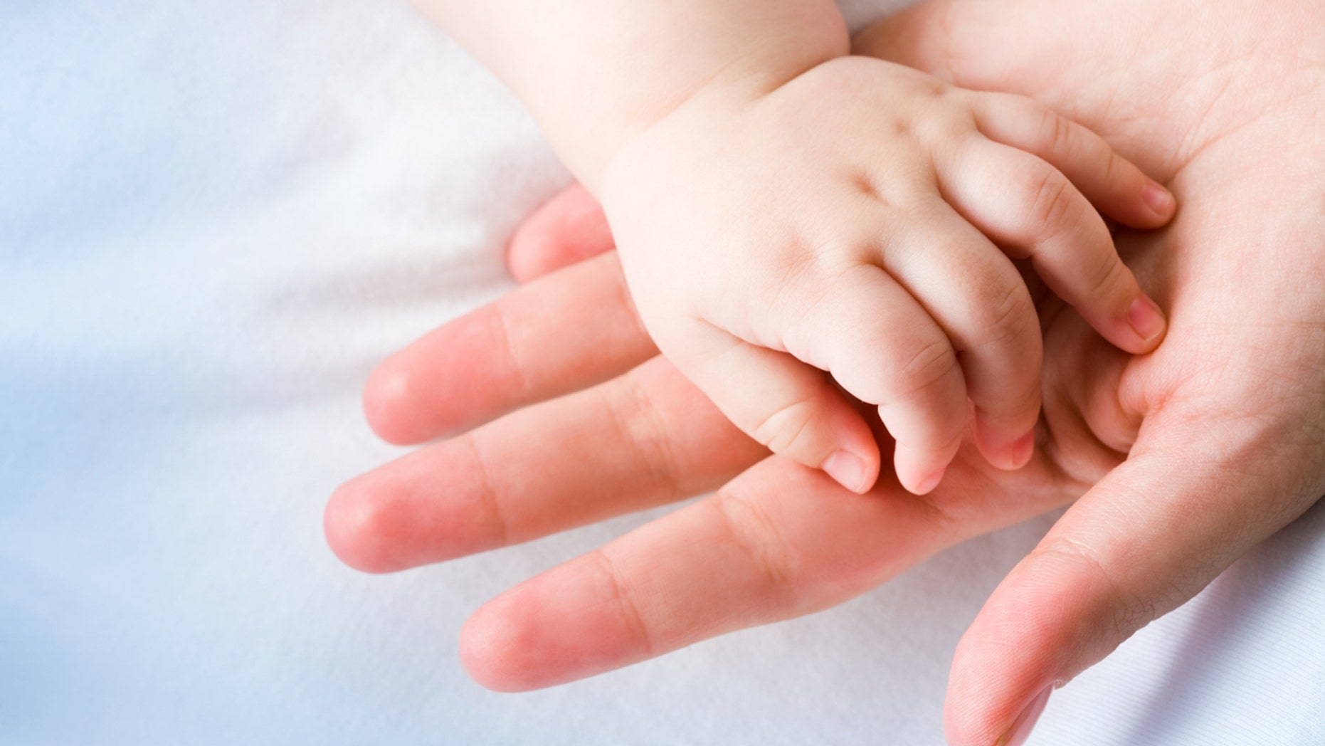 There are benefits to be reaped from exposure to books even in early infancy.