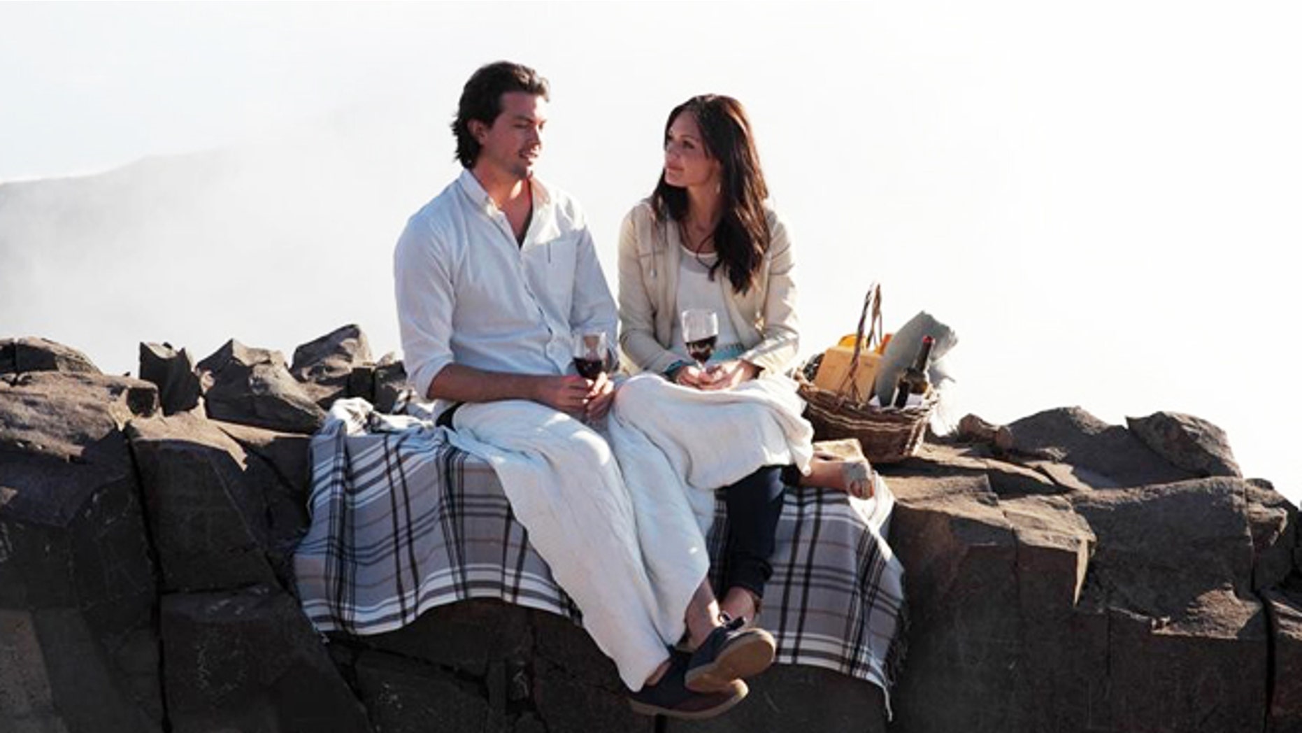 Brooks gets his second individual date with Desiree and they drive to the top of a mountain on "The Bachelorette."