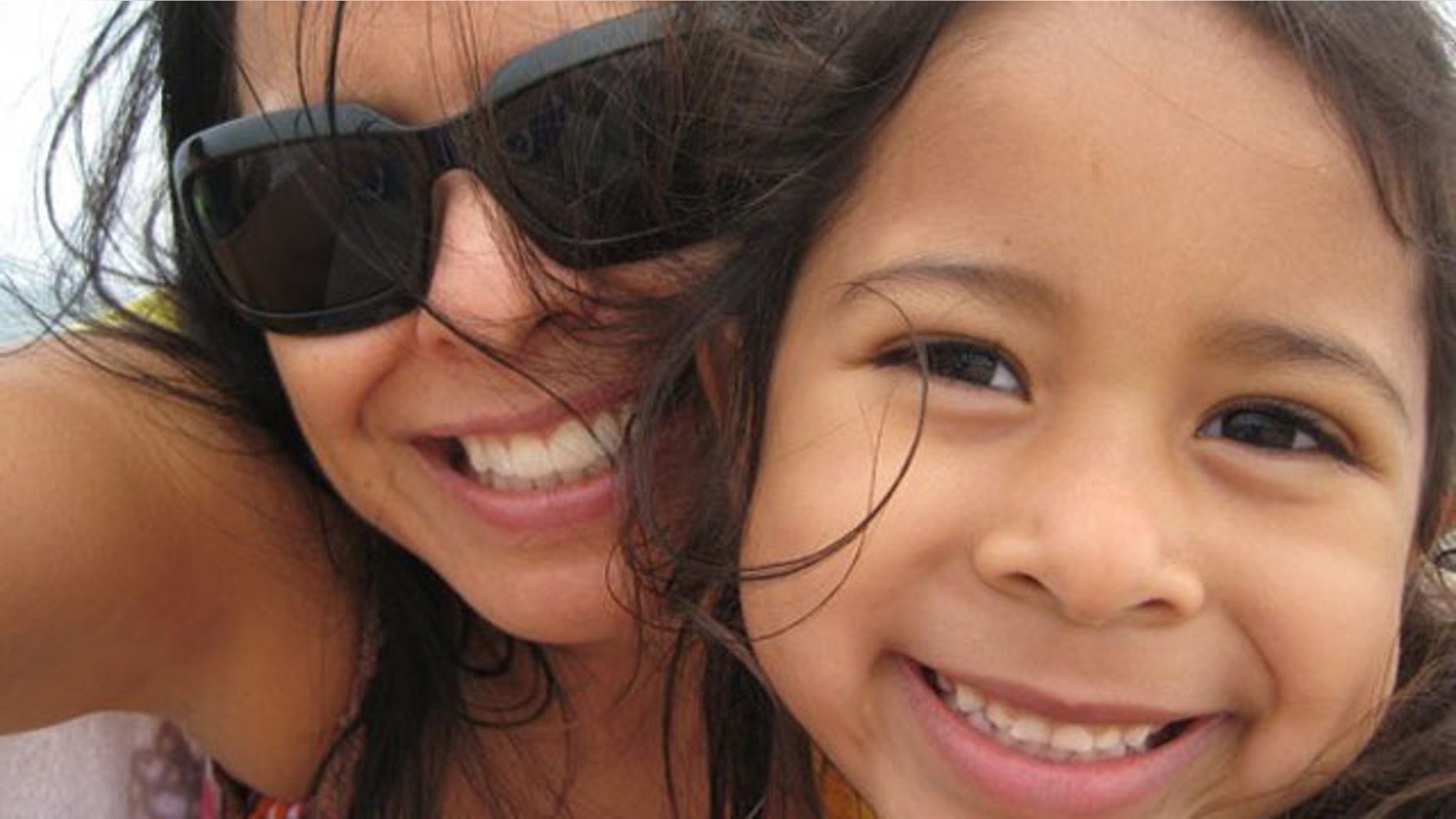 Yazmin Maribel Bautista, left, and her daughter, Fatima Sadiq Al-Saffar.