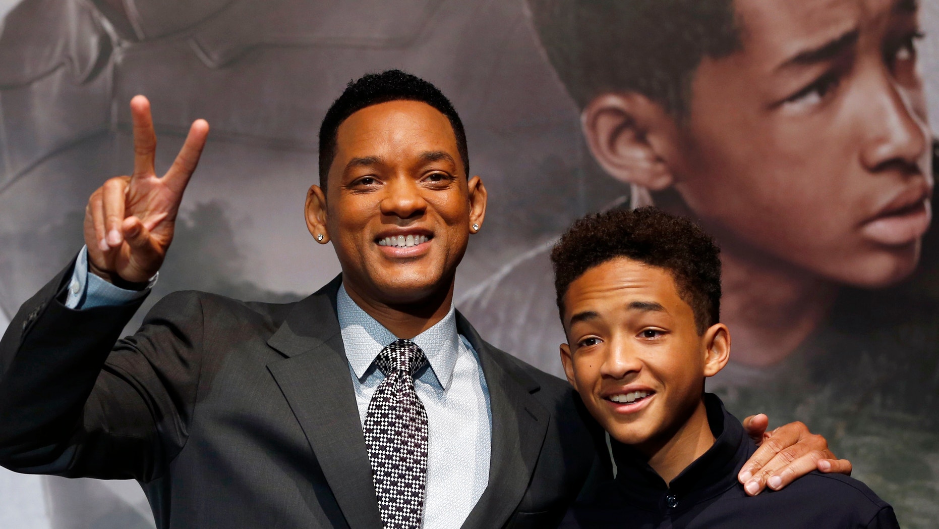 Will Smith Son Will Smith Surprises Son Jaden With A Hilarious Spoof Of His Song Icon 2372