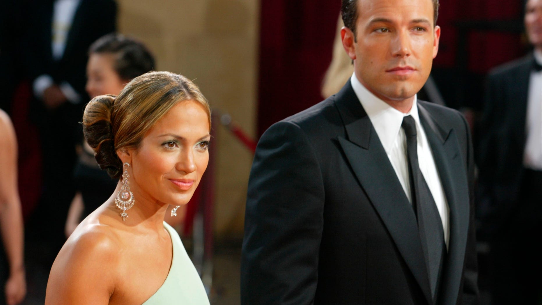 HOLLYWOOD - MARCH 23: Actors Ben Affleck and fiancee Jennifer Lopez attend the 75th Annual Academy Awards at the Kodak Theater on March 23, 2003 in Hollywood, California.